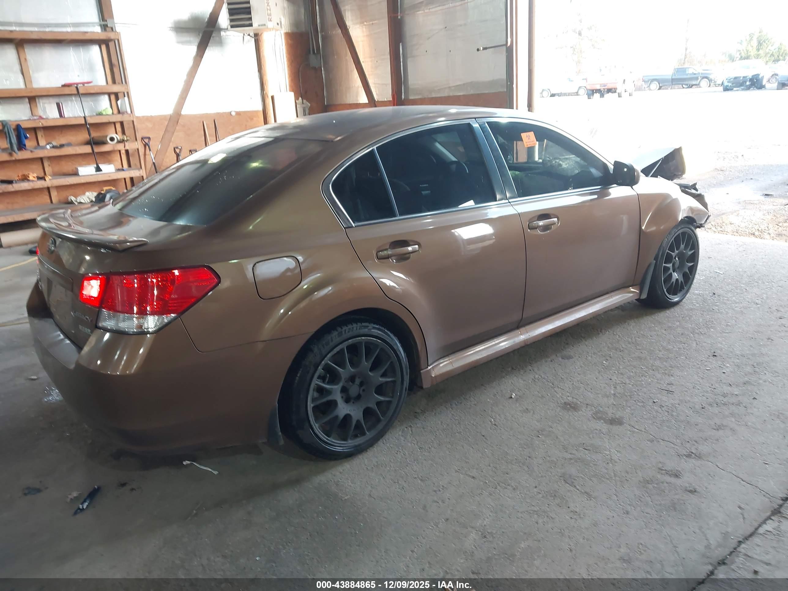 SUBARU LEGACY image 4