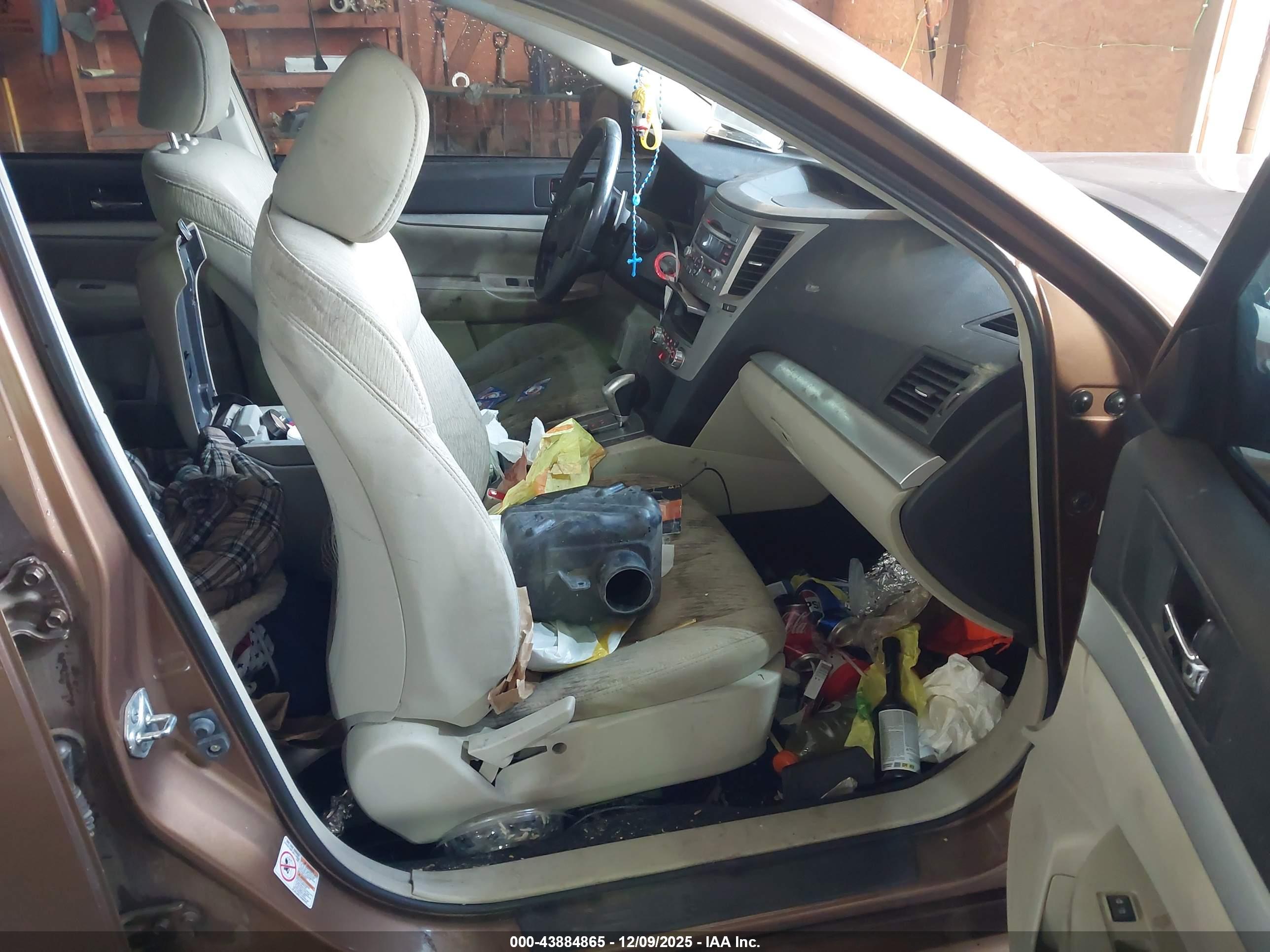 SUBARU LEGACY image 5