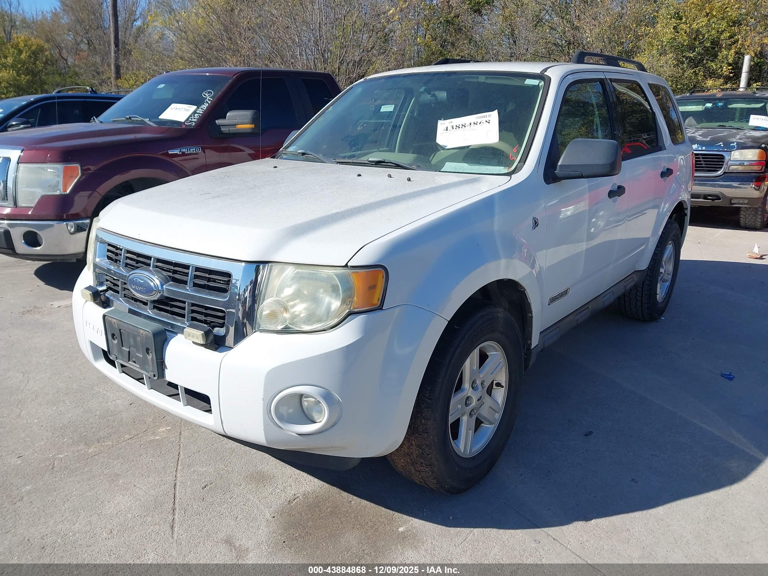 FORD ESCAPE image 2