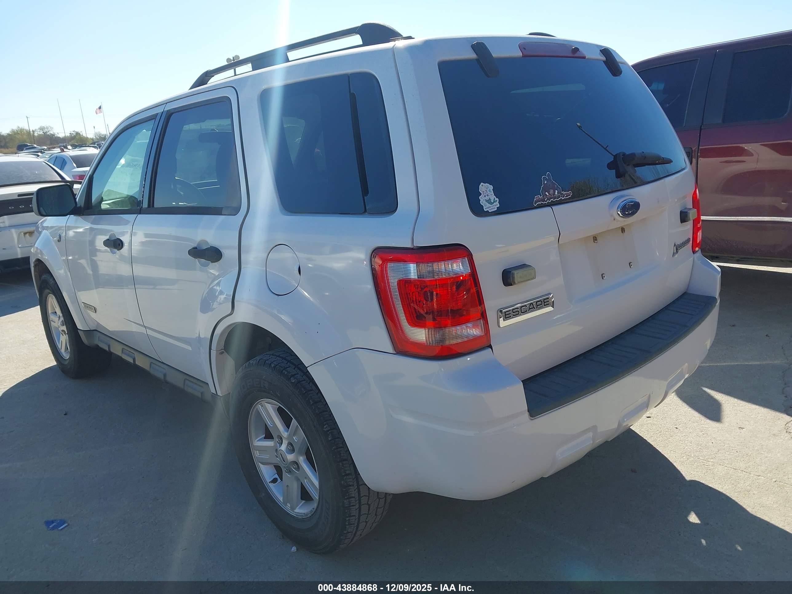 FORD ESCAPE image 3