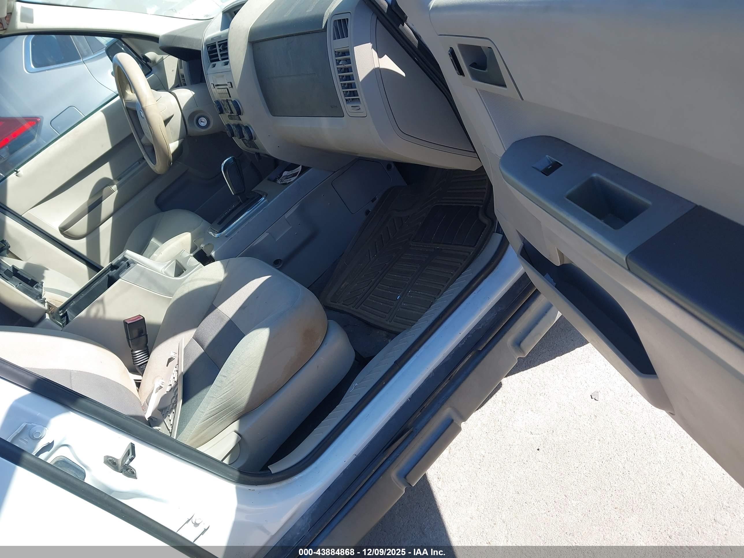 FORD ESCAPE image 5