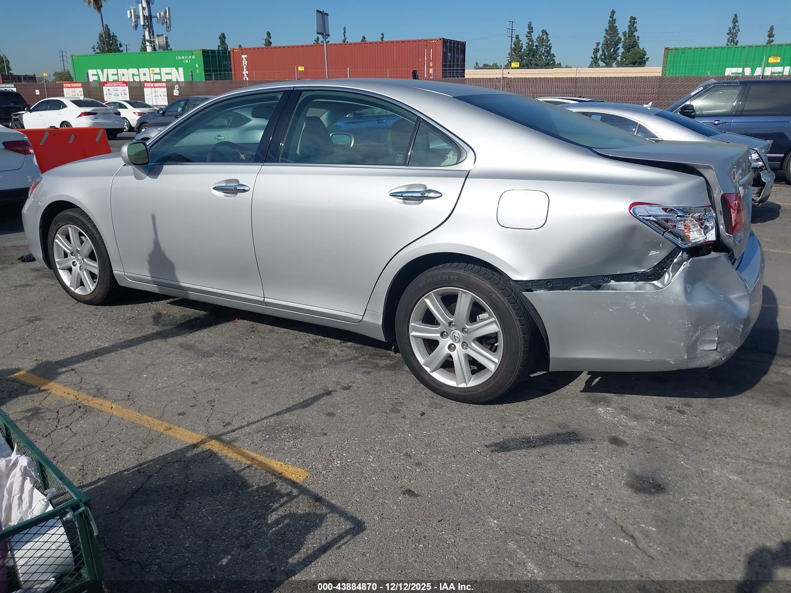 LEXUS ES image 3