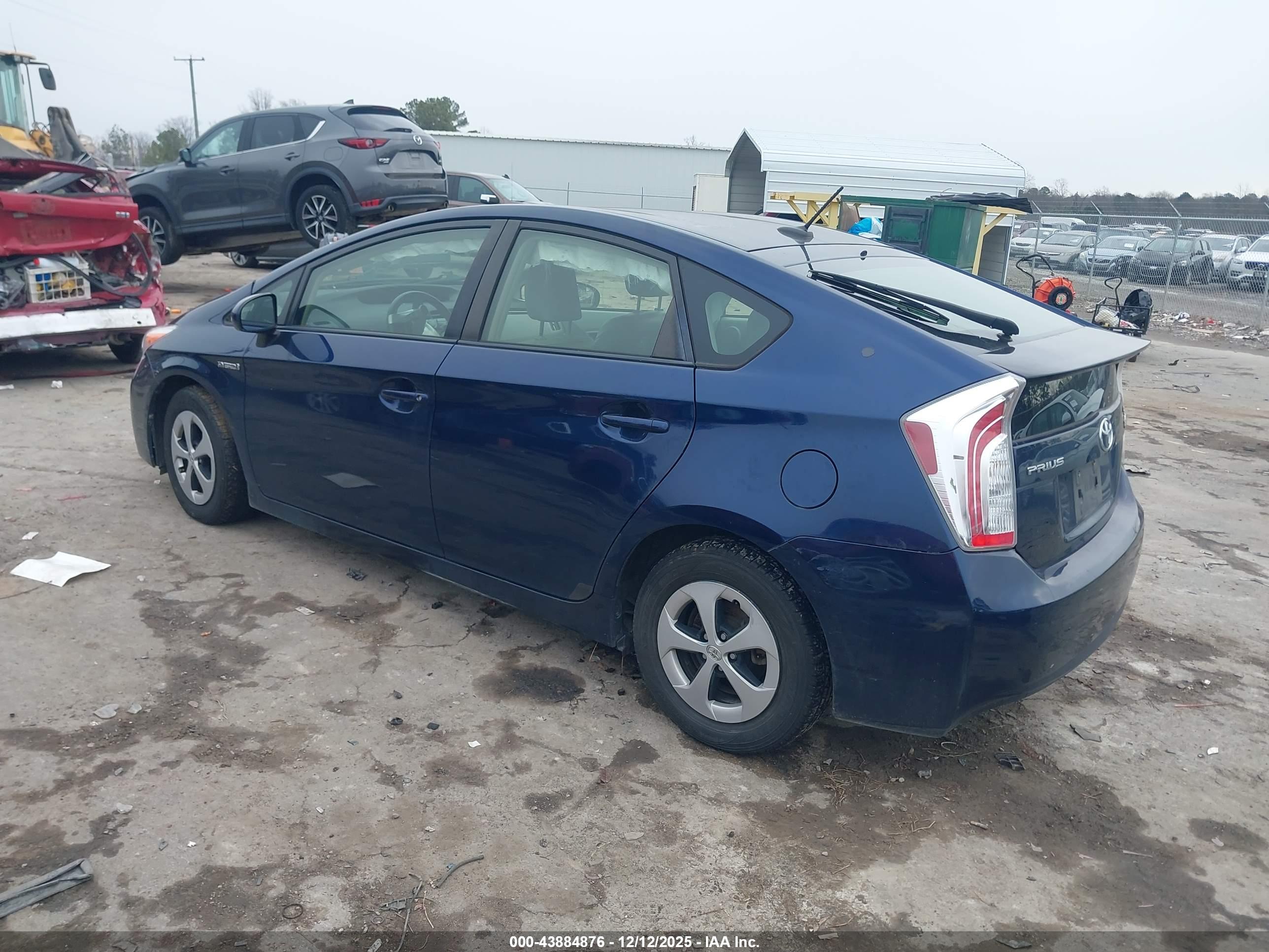 TOYOTA PRIUS image 3