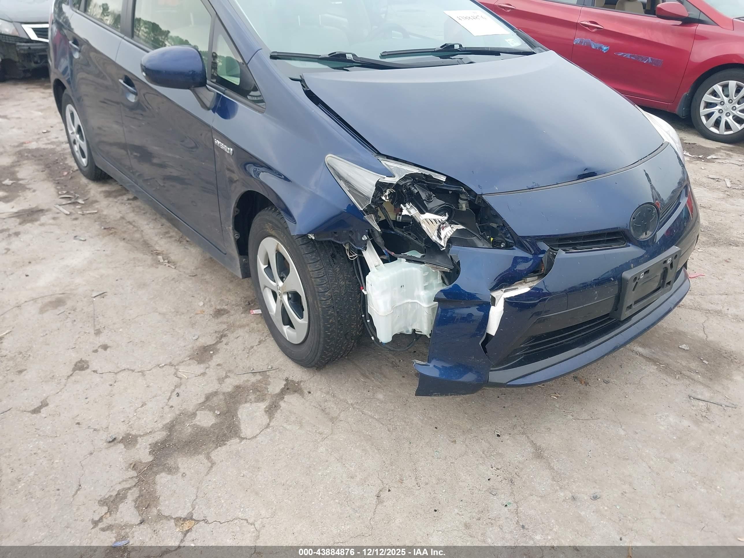 TOYOTA PRIUS image 6