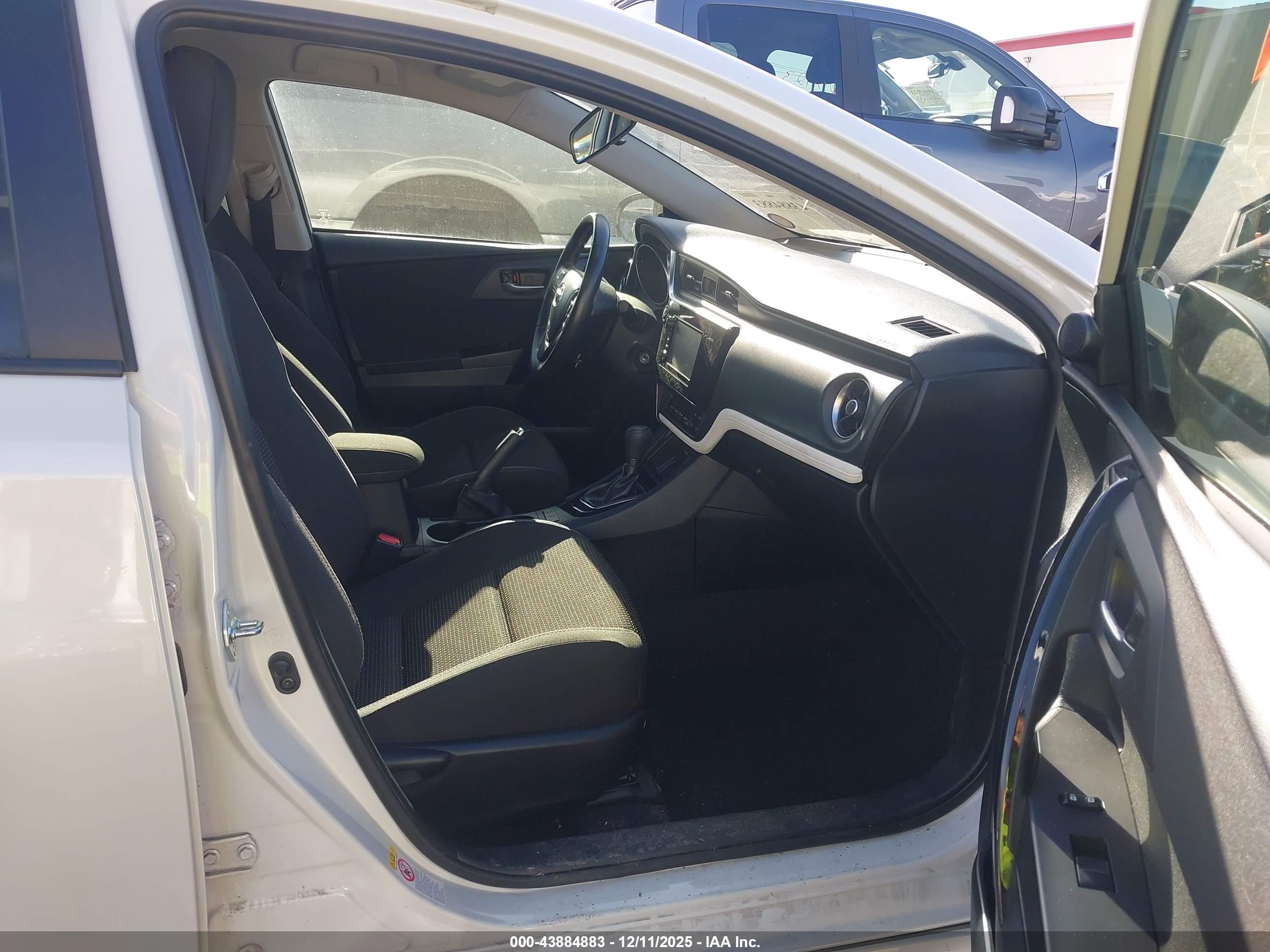 TOYOTA COROLLA image 5