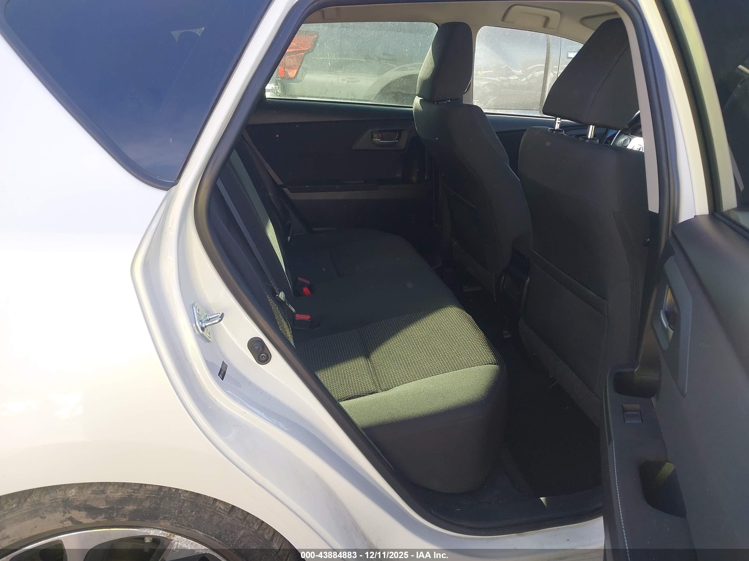TOYOTA COROLLA image 8