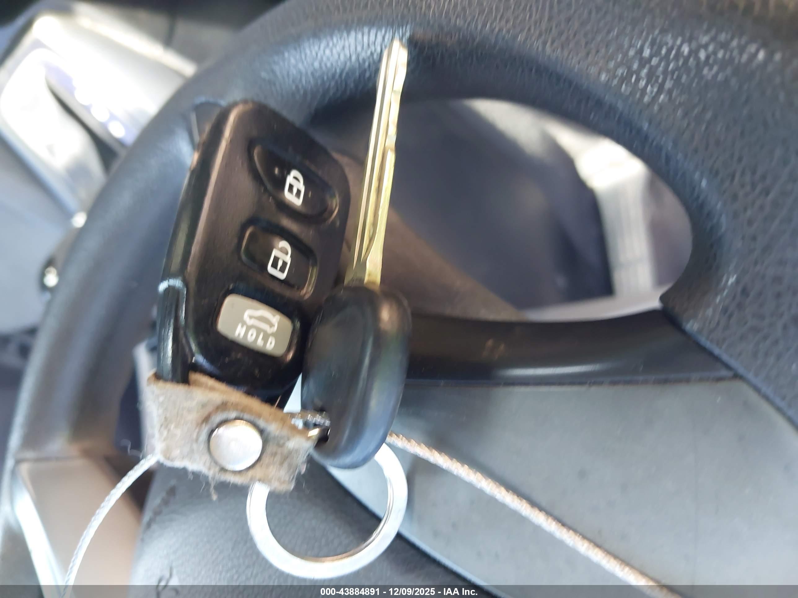 HYUNDAI ELANTRA image 11