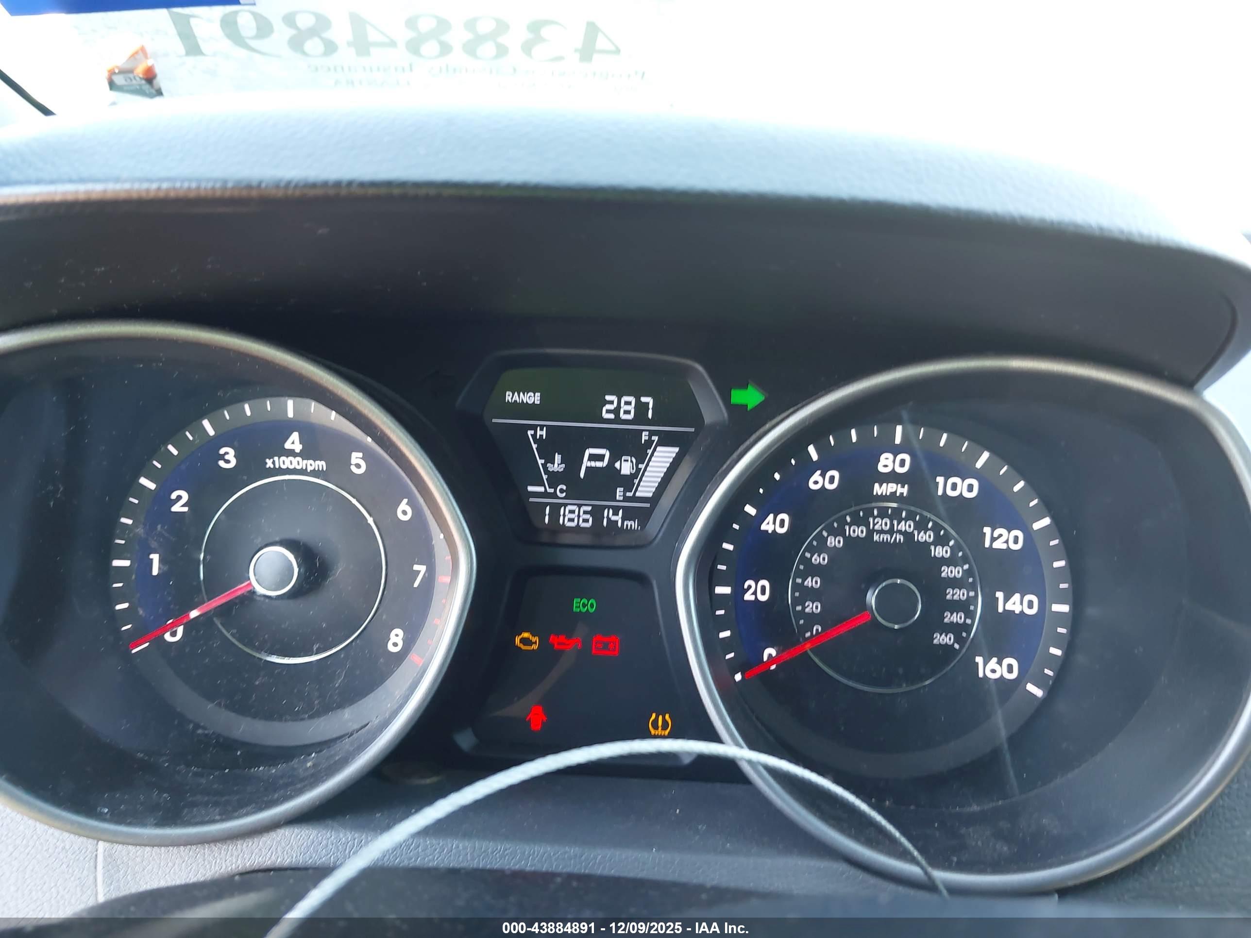 HYUNDAI ELANTRA image 7