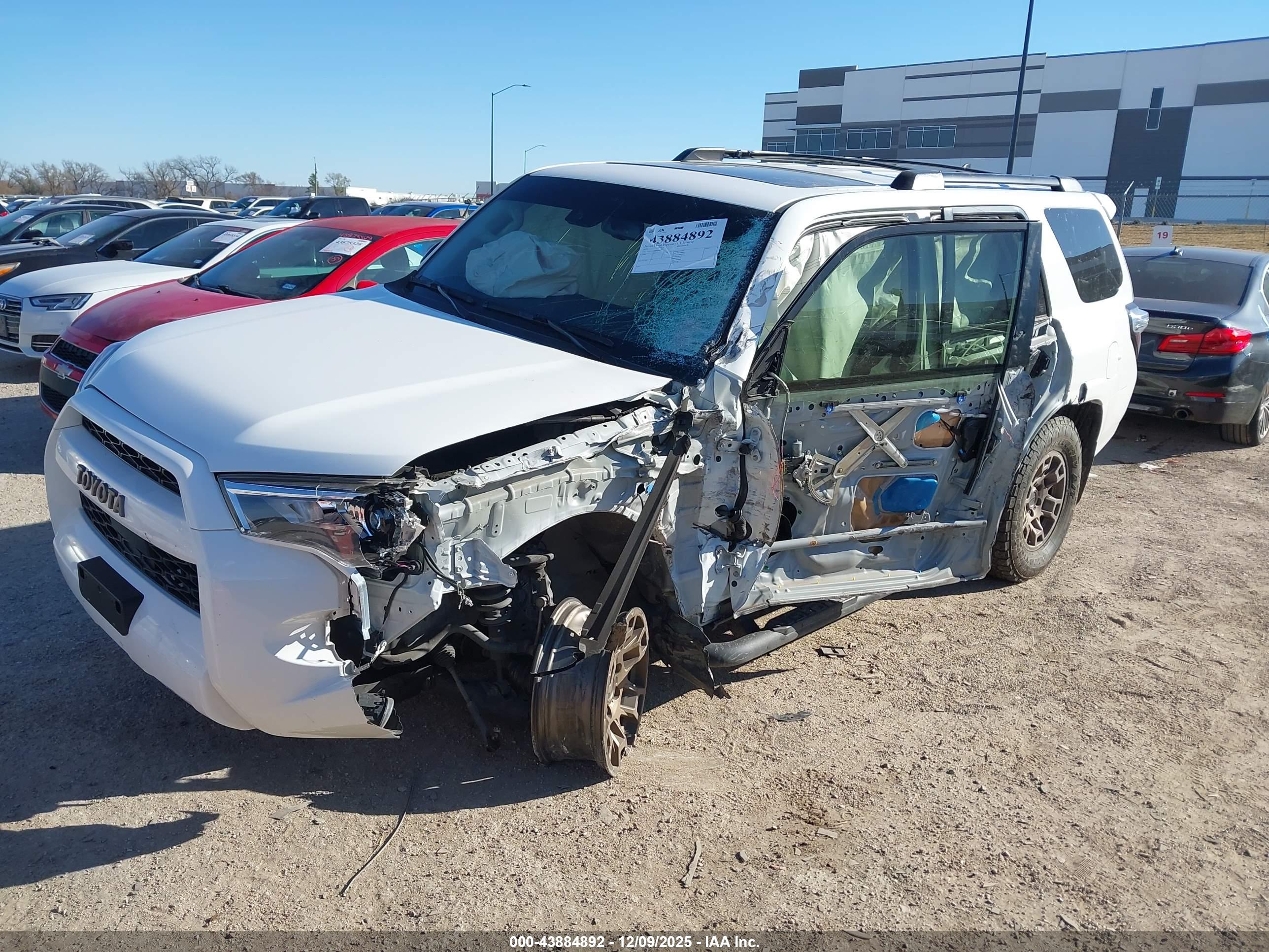 TOYOTA 4RUNNER image 2
