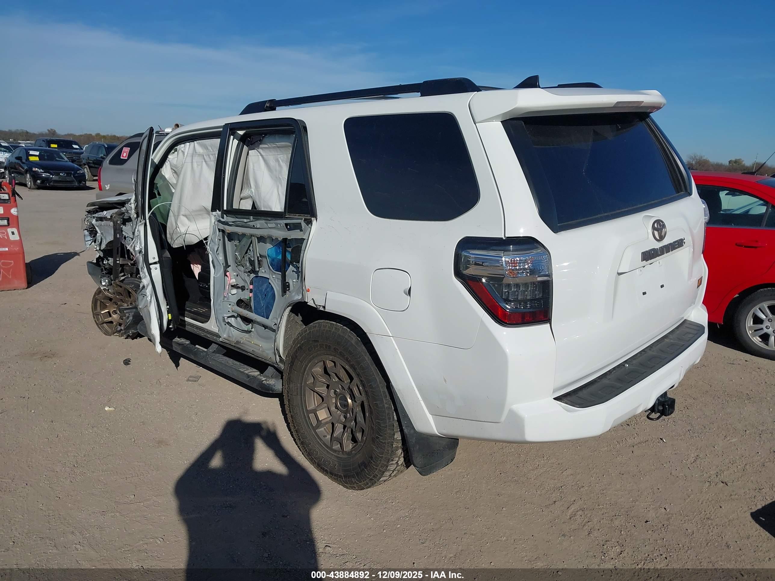 TOYOTA 4RUNNER image 3