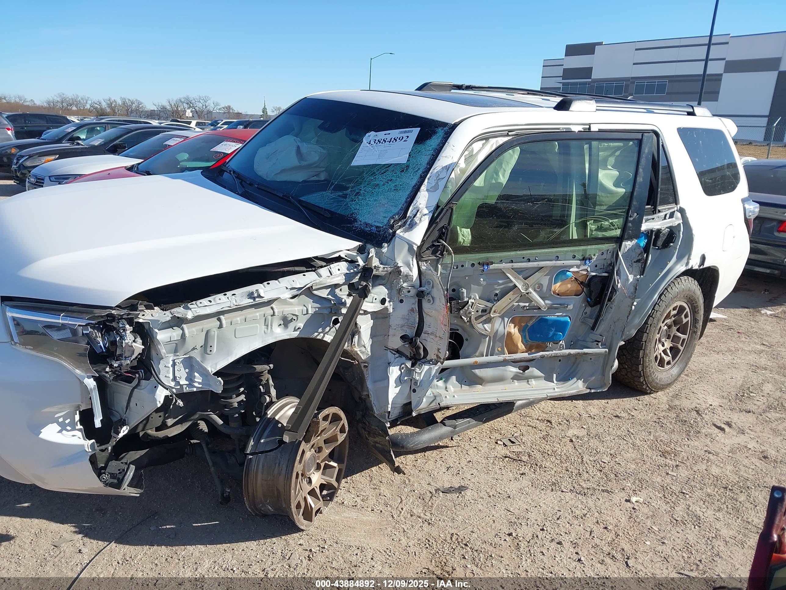 TOYOTA 4RUNNER image 6