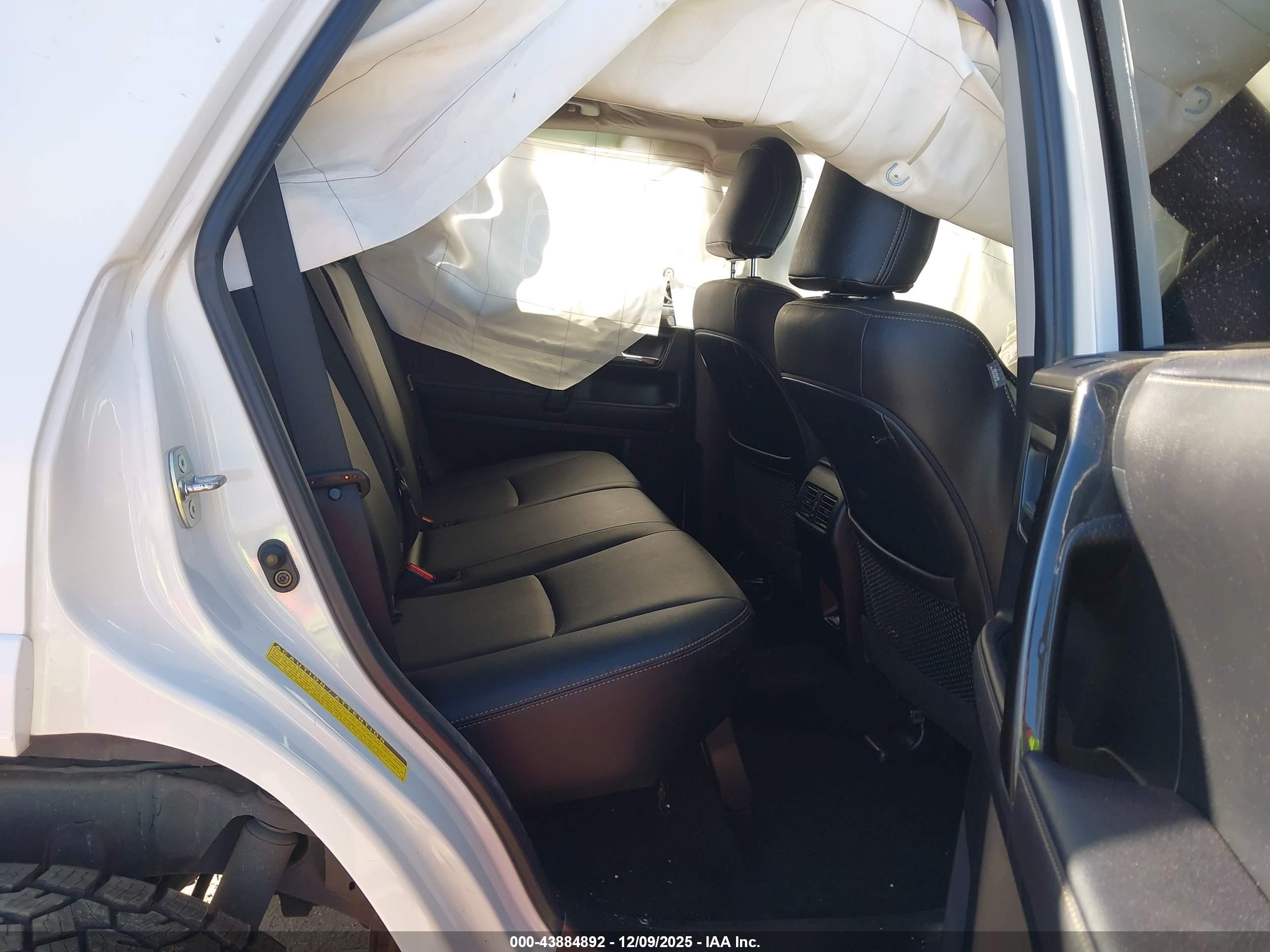 TOYOTA 4RUNNER image 8