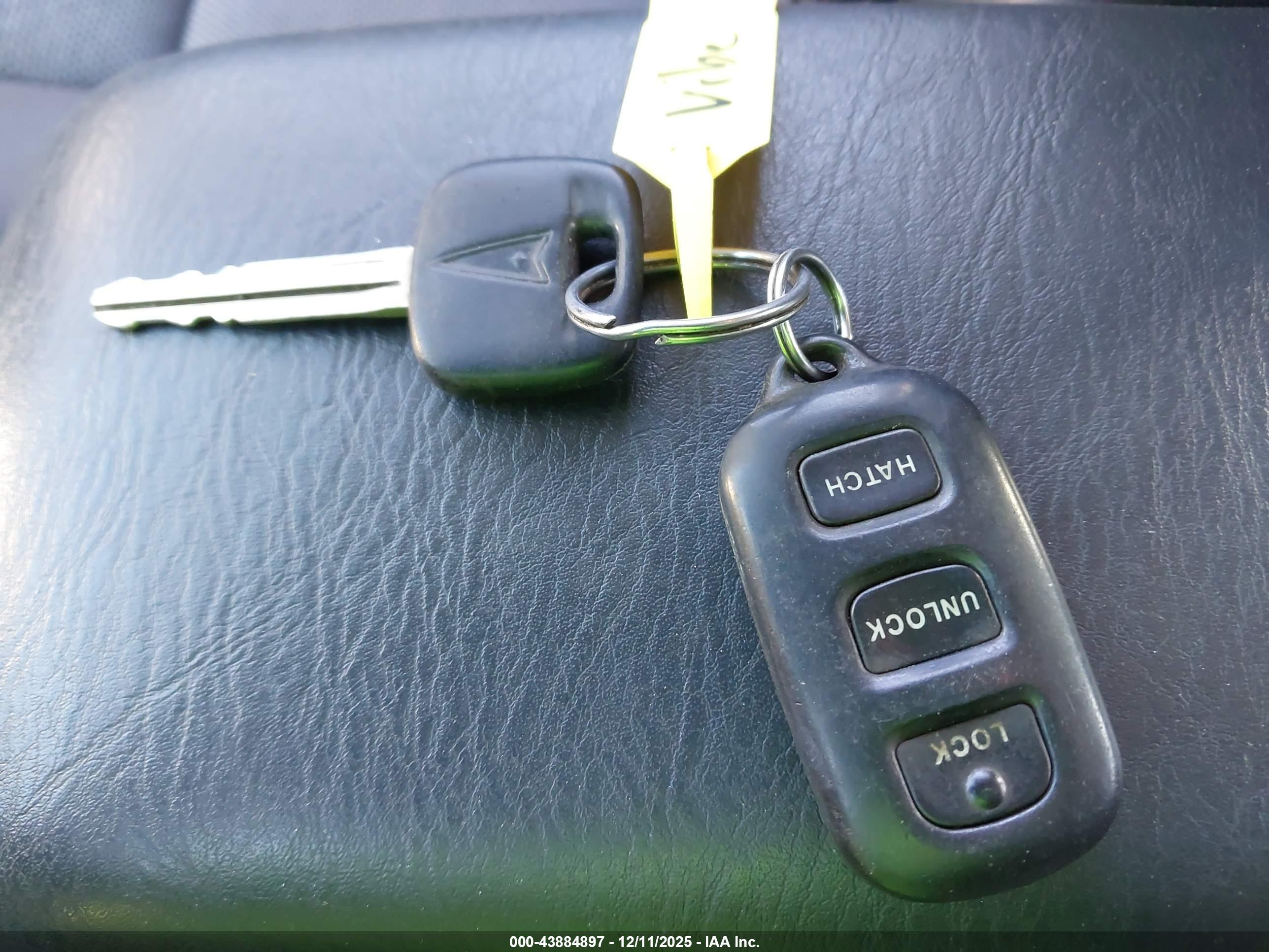 PONTIAC VIBE image 11