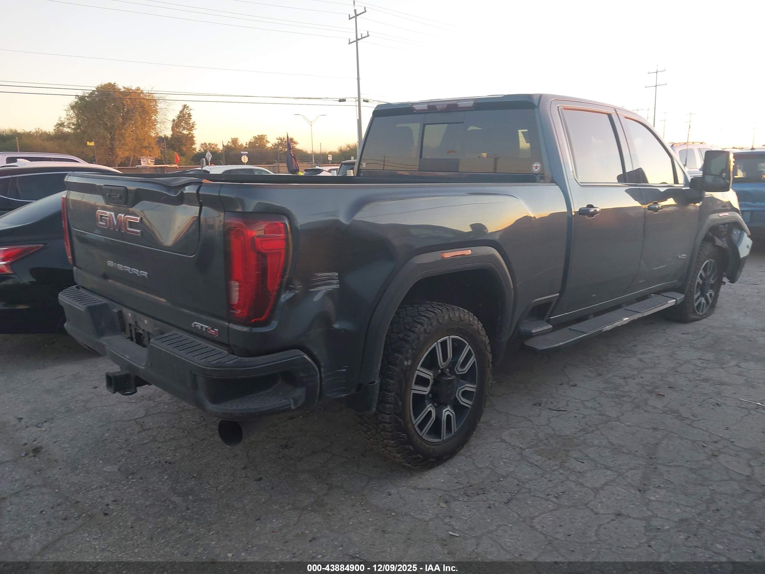 GMC SIERRA image 4