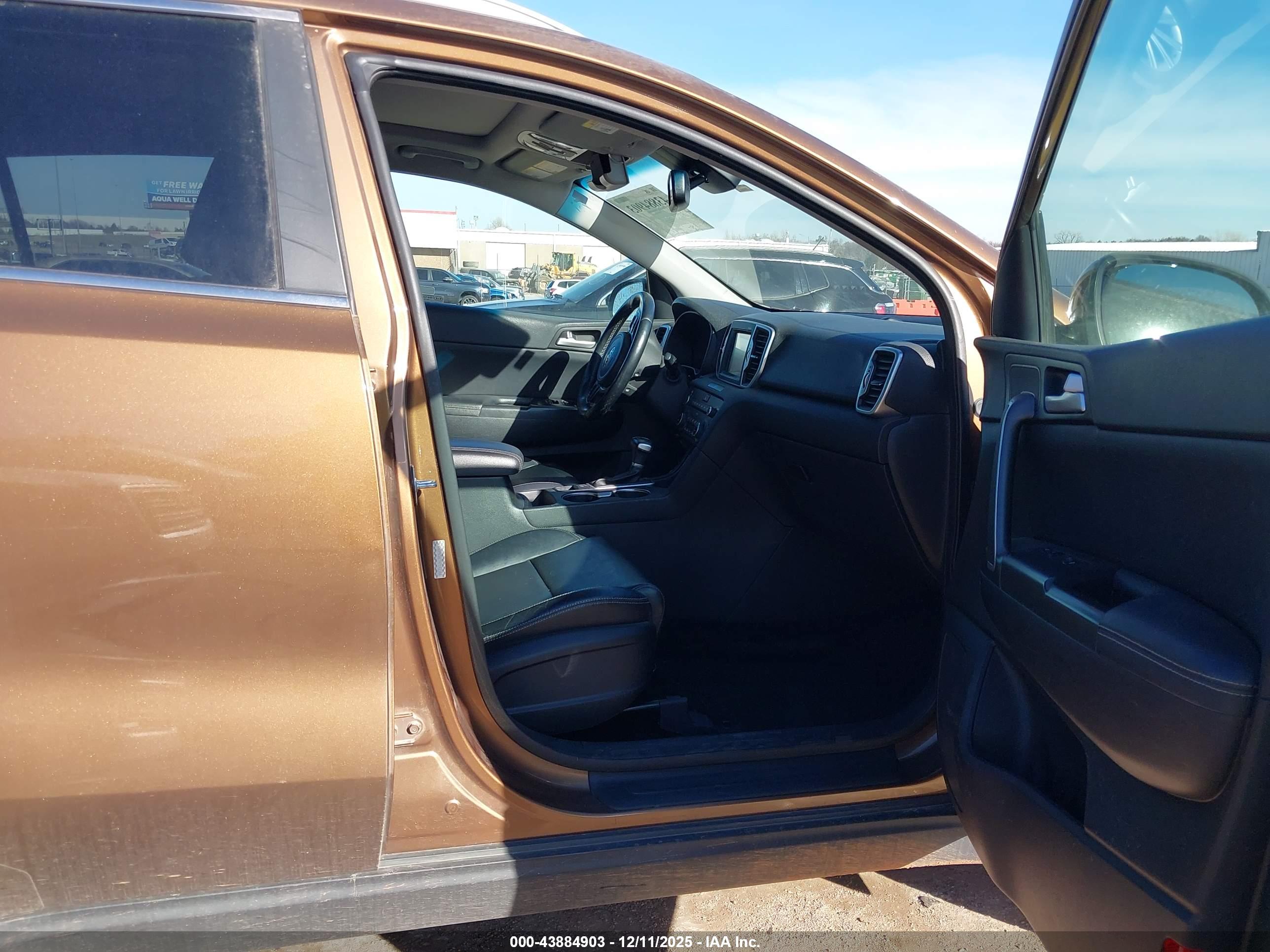 KIA SPORTAGE image 5