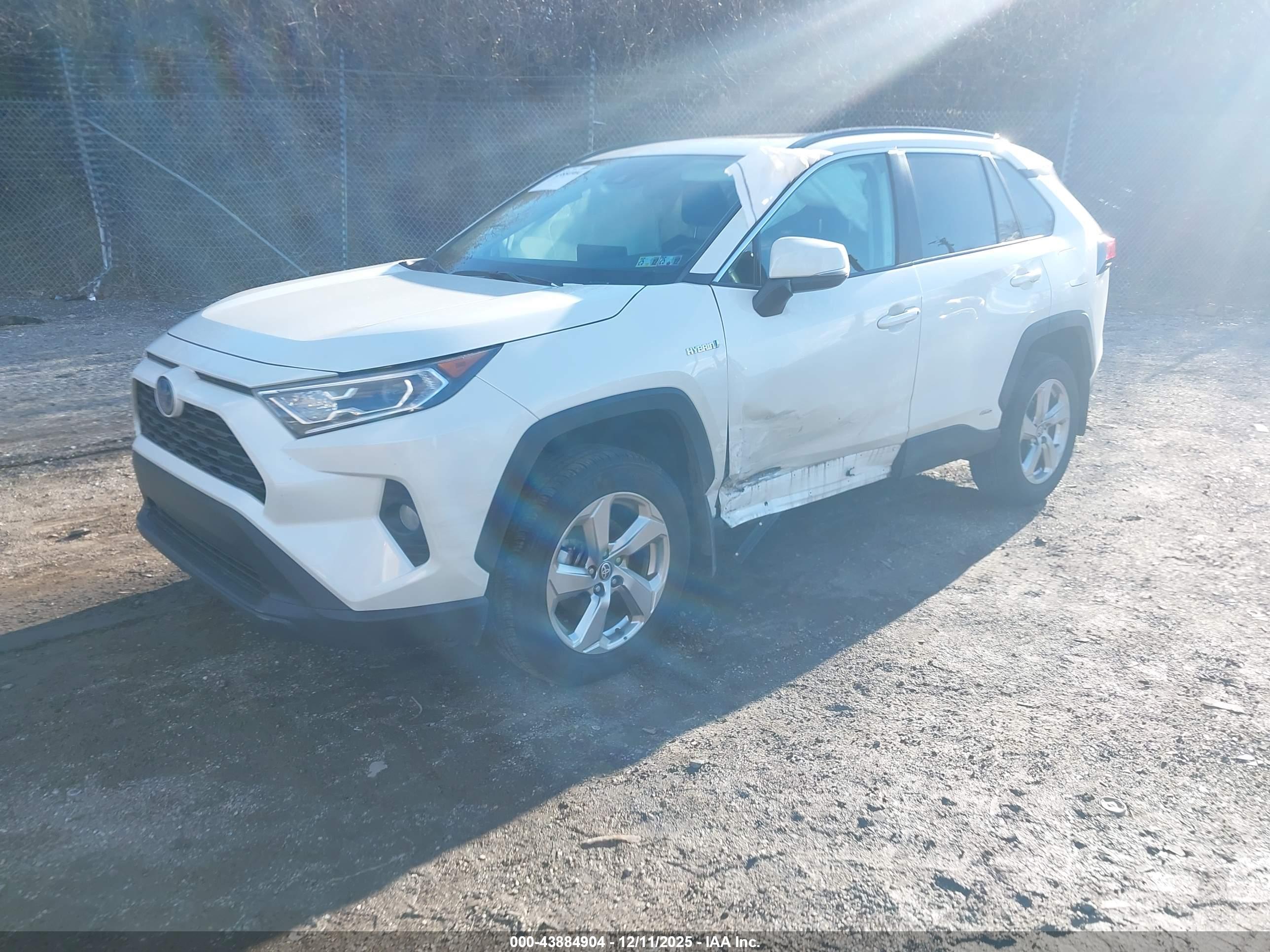 TOYOTA RAV4 image 2