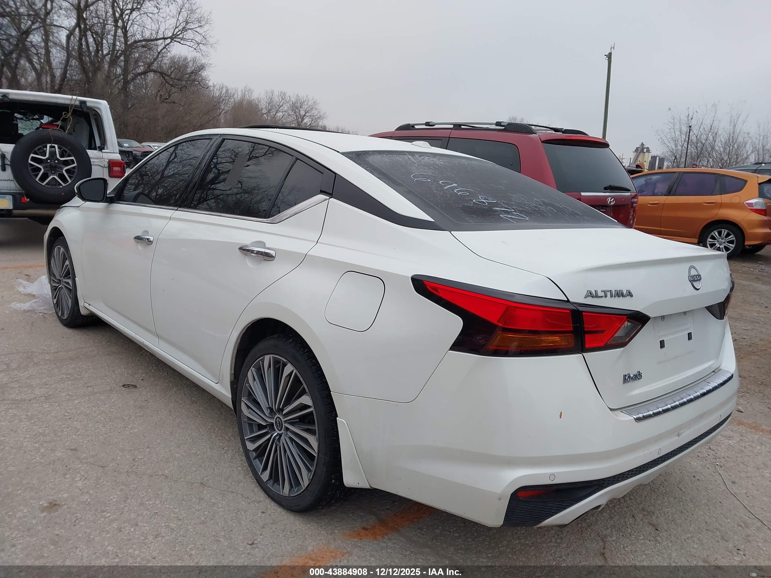 NISSAN ALTIMA image 3