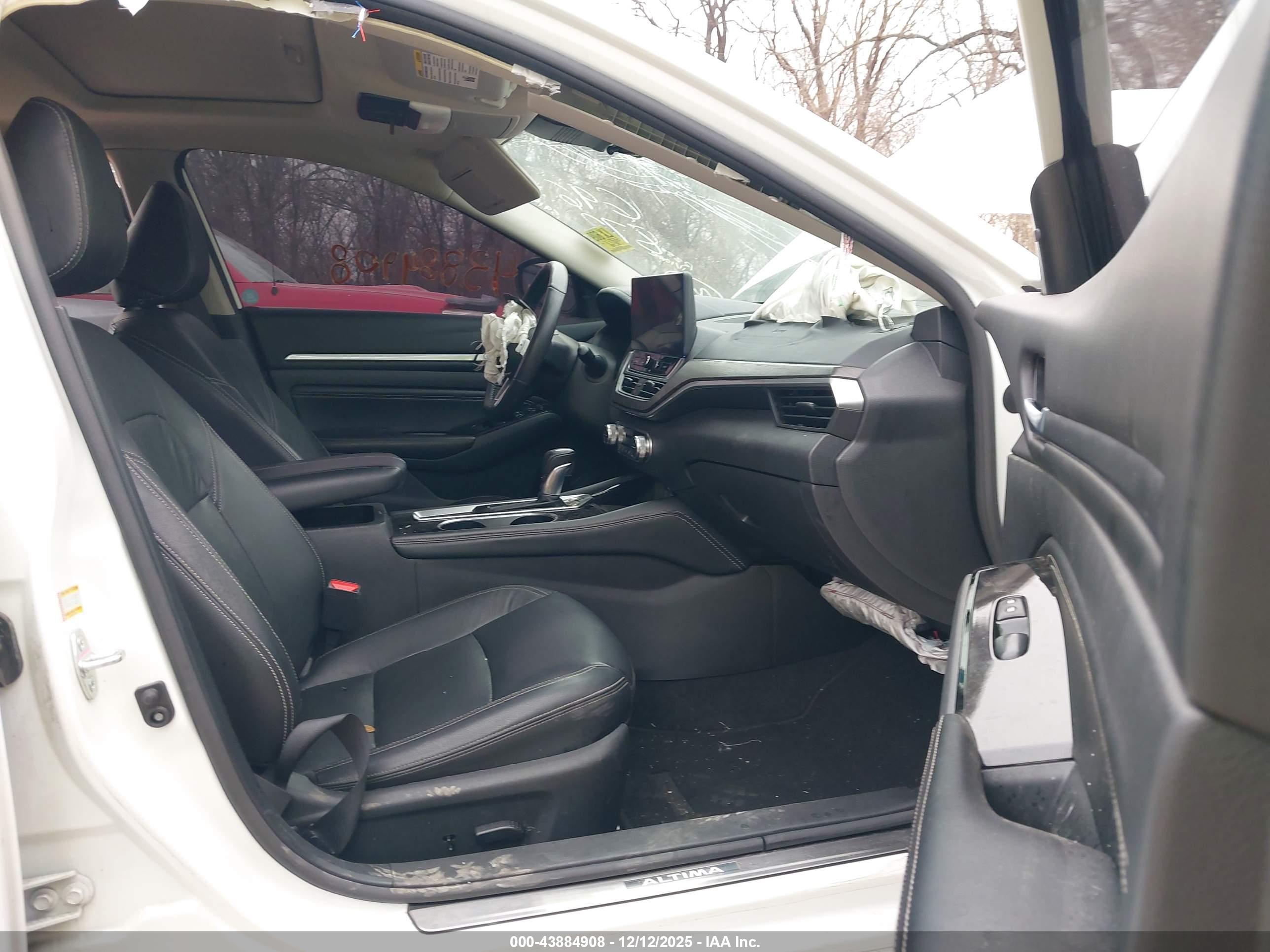 NISSAN ALTIMA image 5