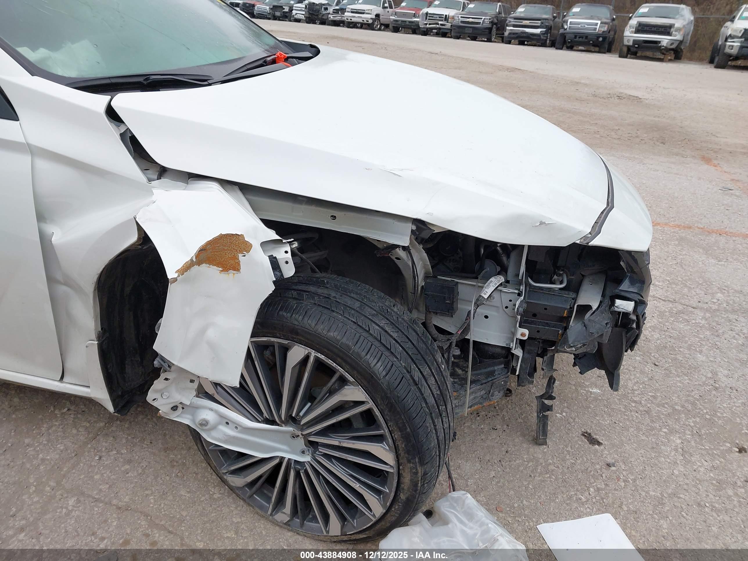 NISSAN ALTIMA image 6