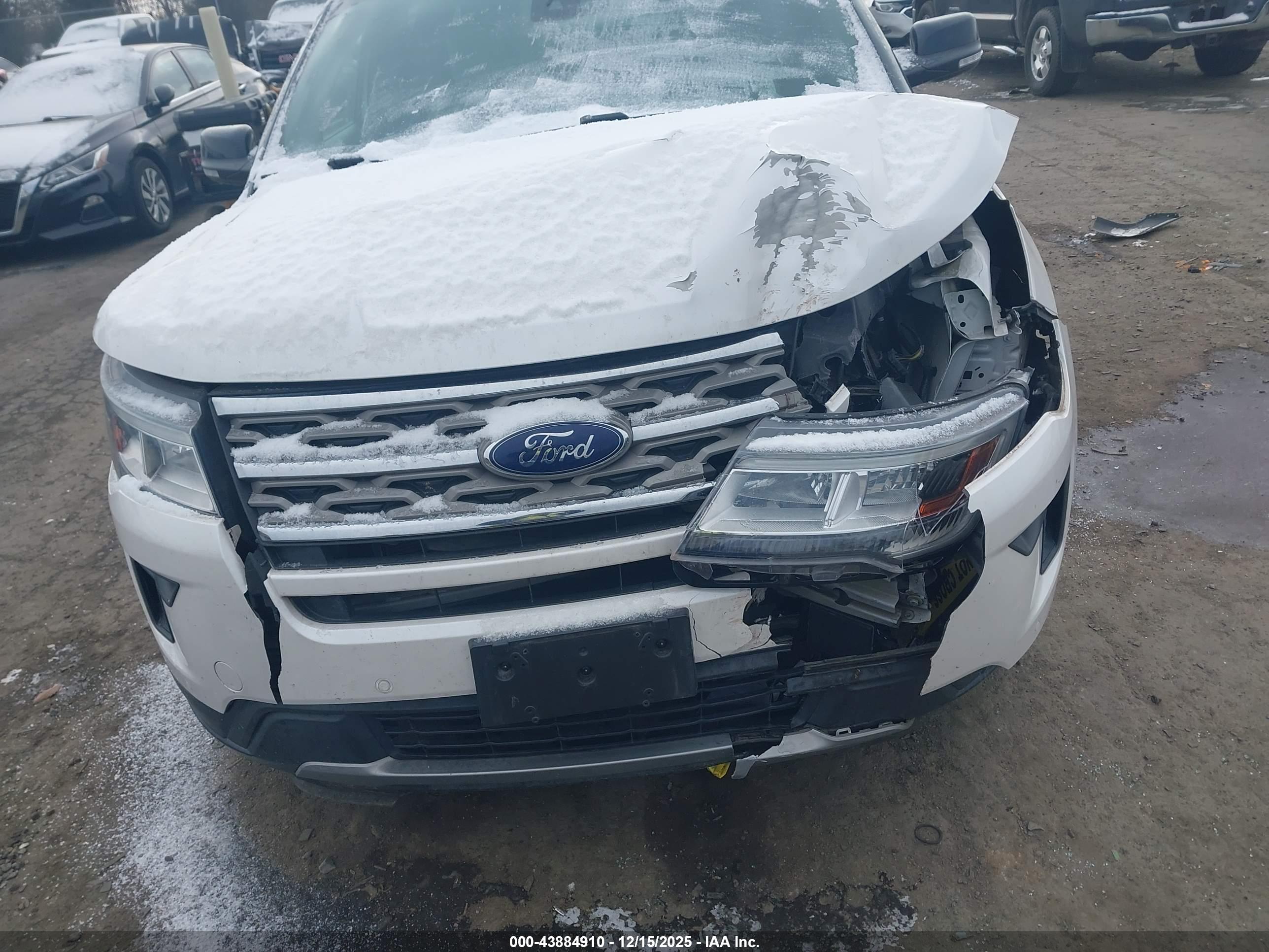 FORD EXPLORER image 6