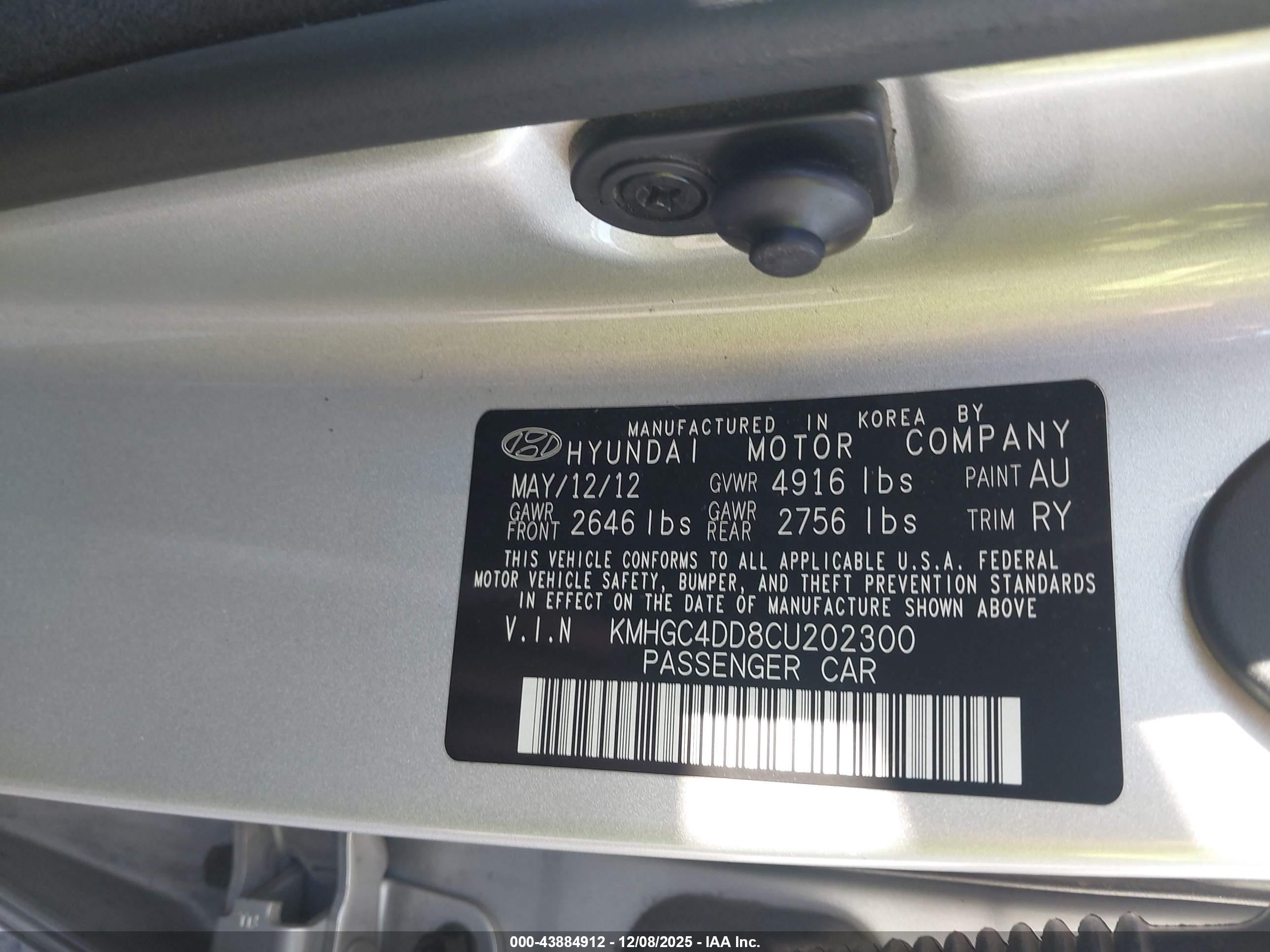 HYUNDAI GENESIS image 9