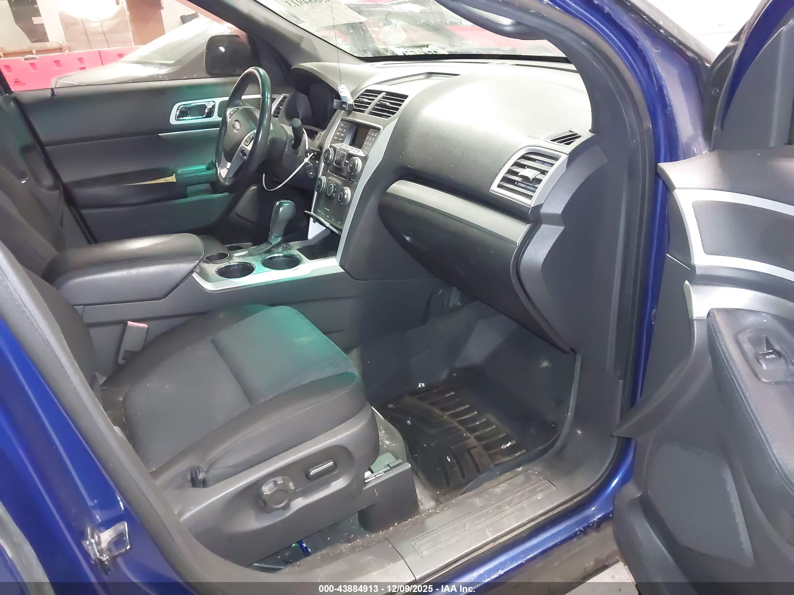 FORD EXPLORER image 5