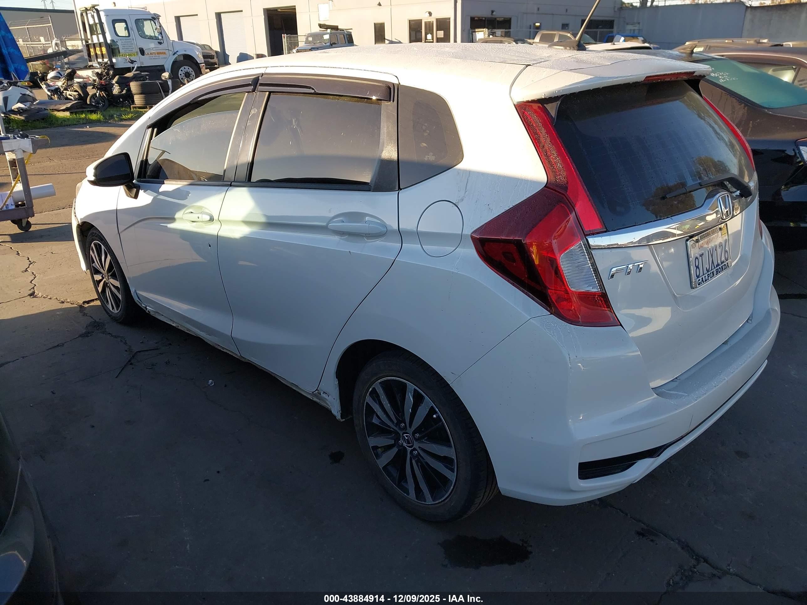 HONDA FIT image 3