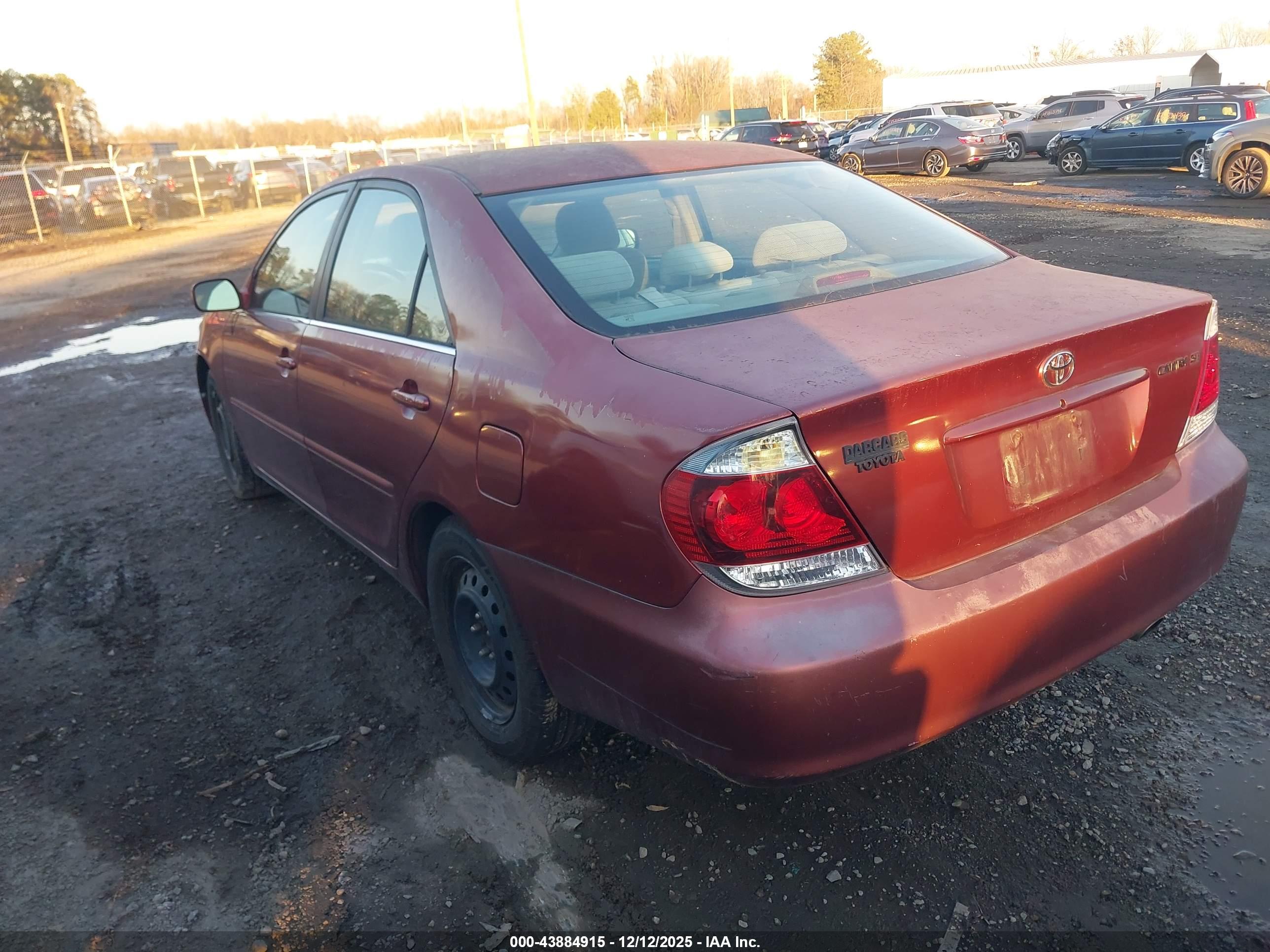 TOYOTA CAMRY image 3