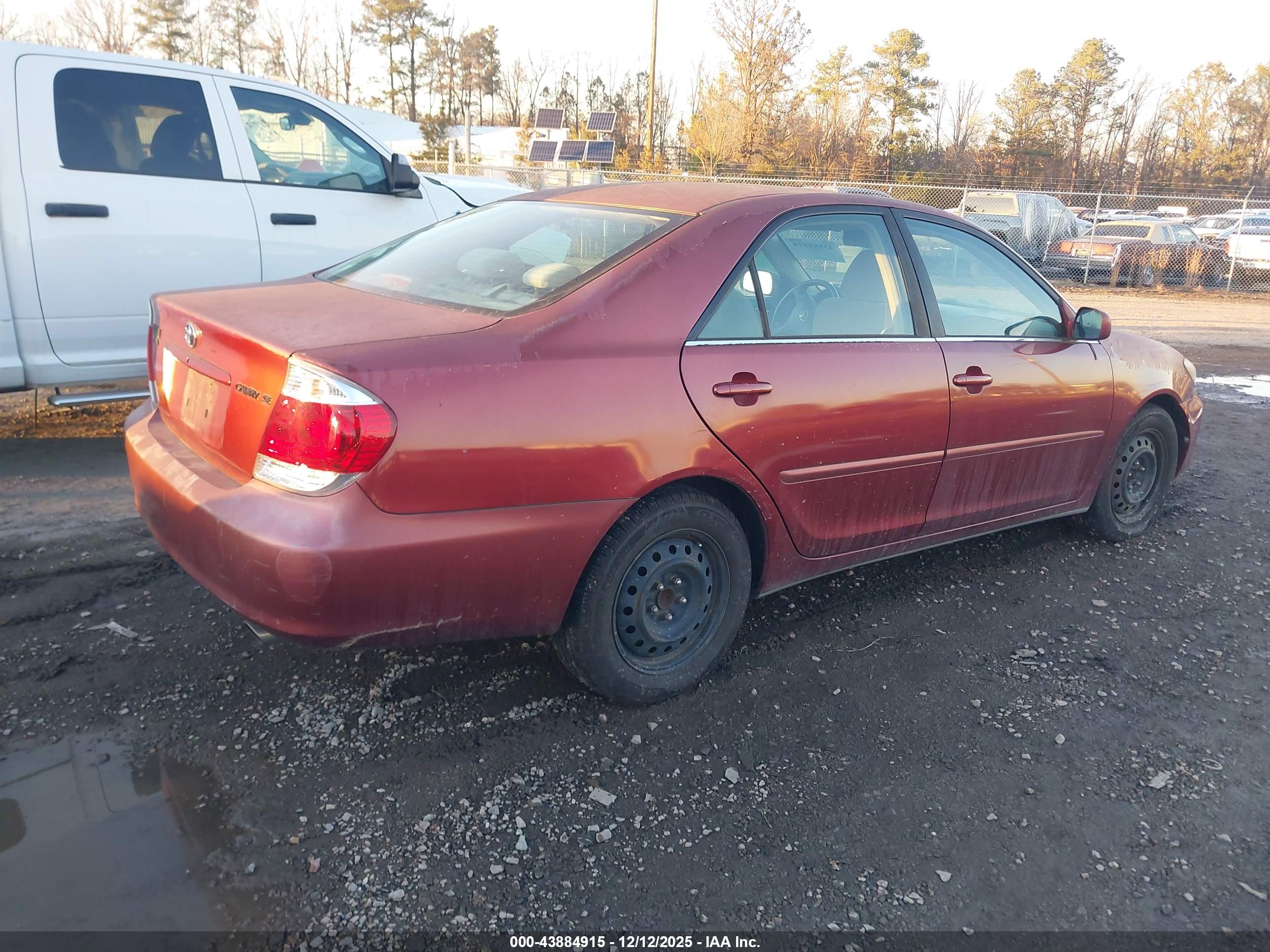 TOYOTA CAMRY image 4