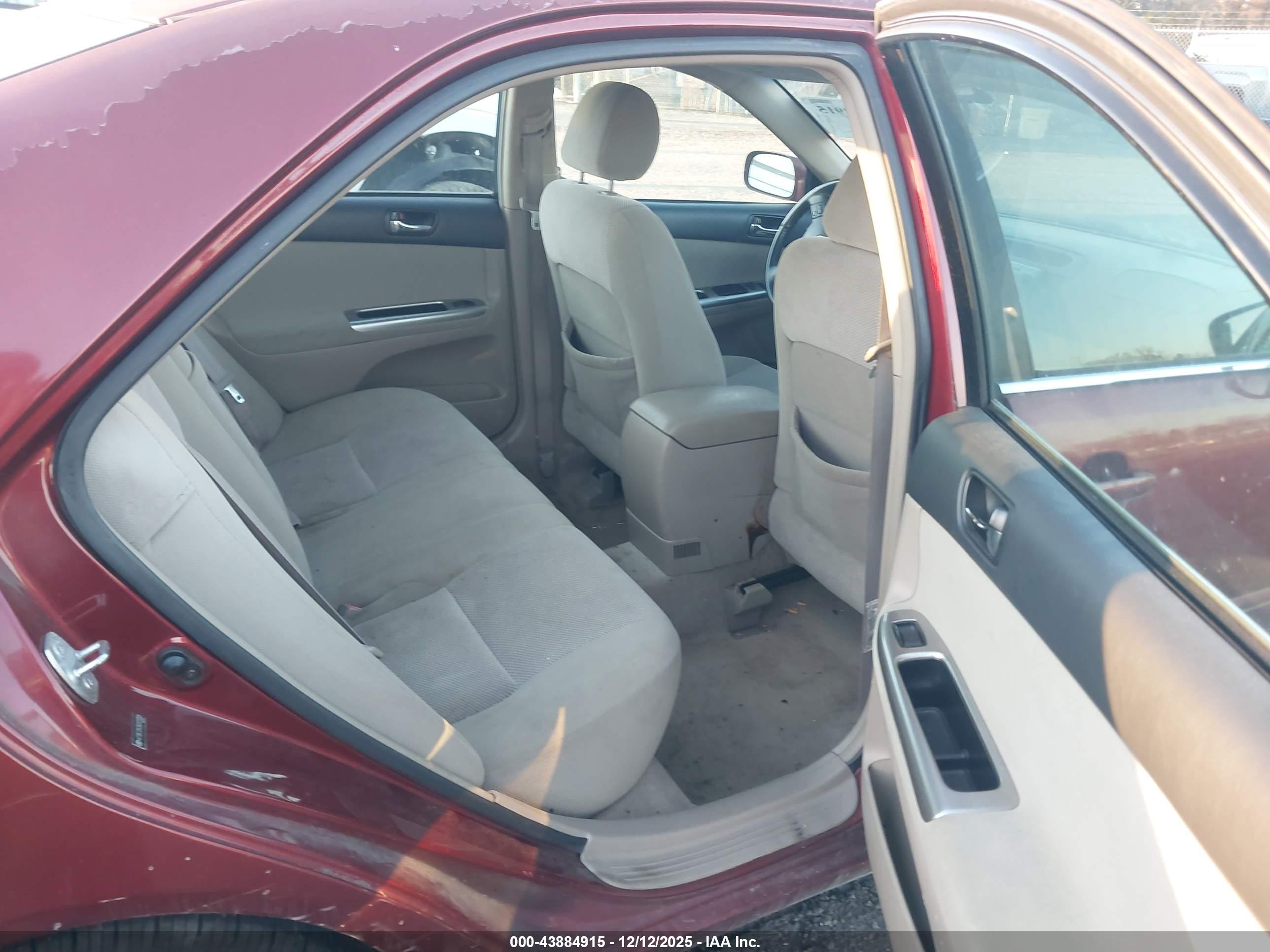TOYOTA CAMRY image 8