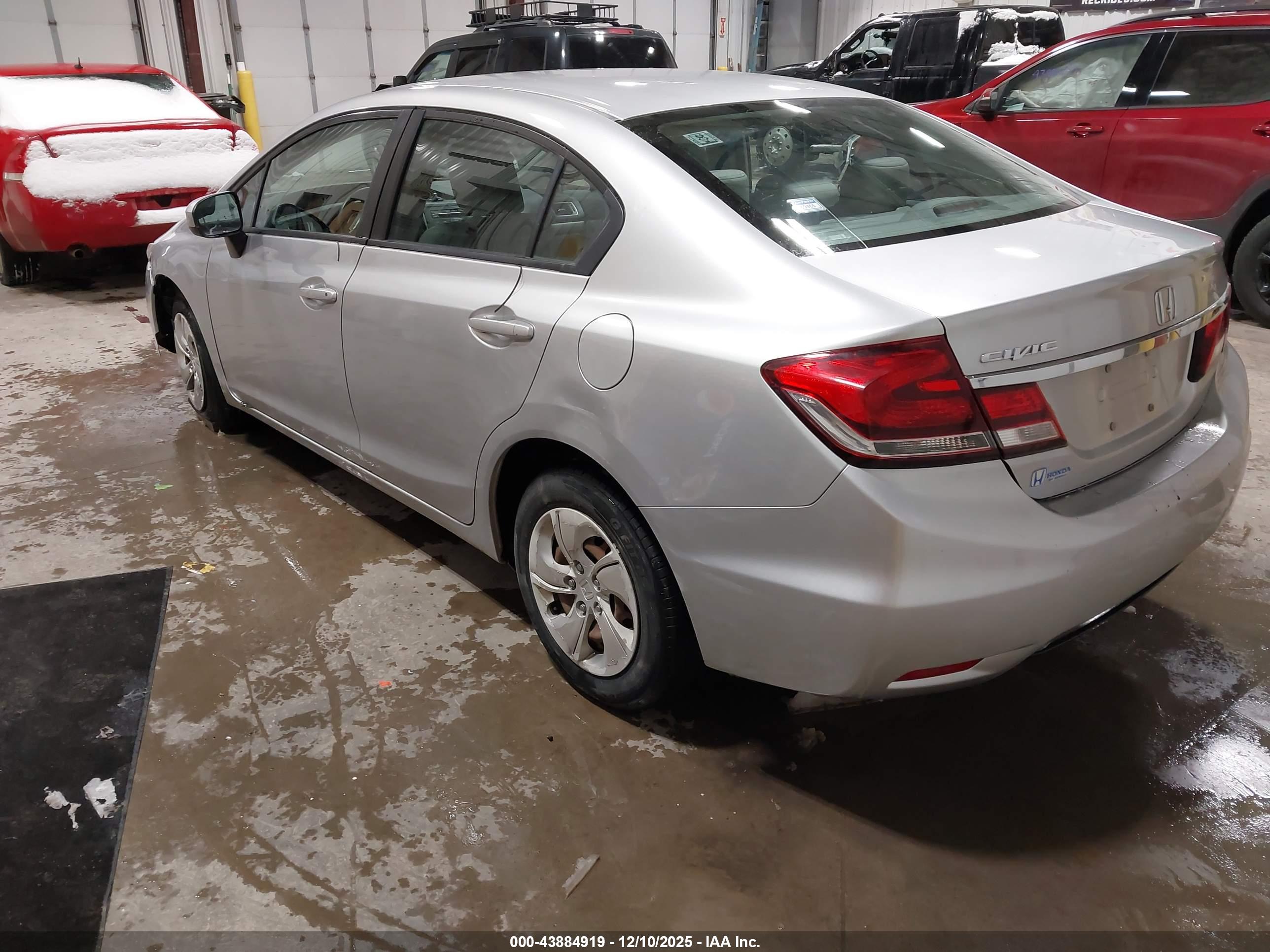 HONDA CIVIC image 3