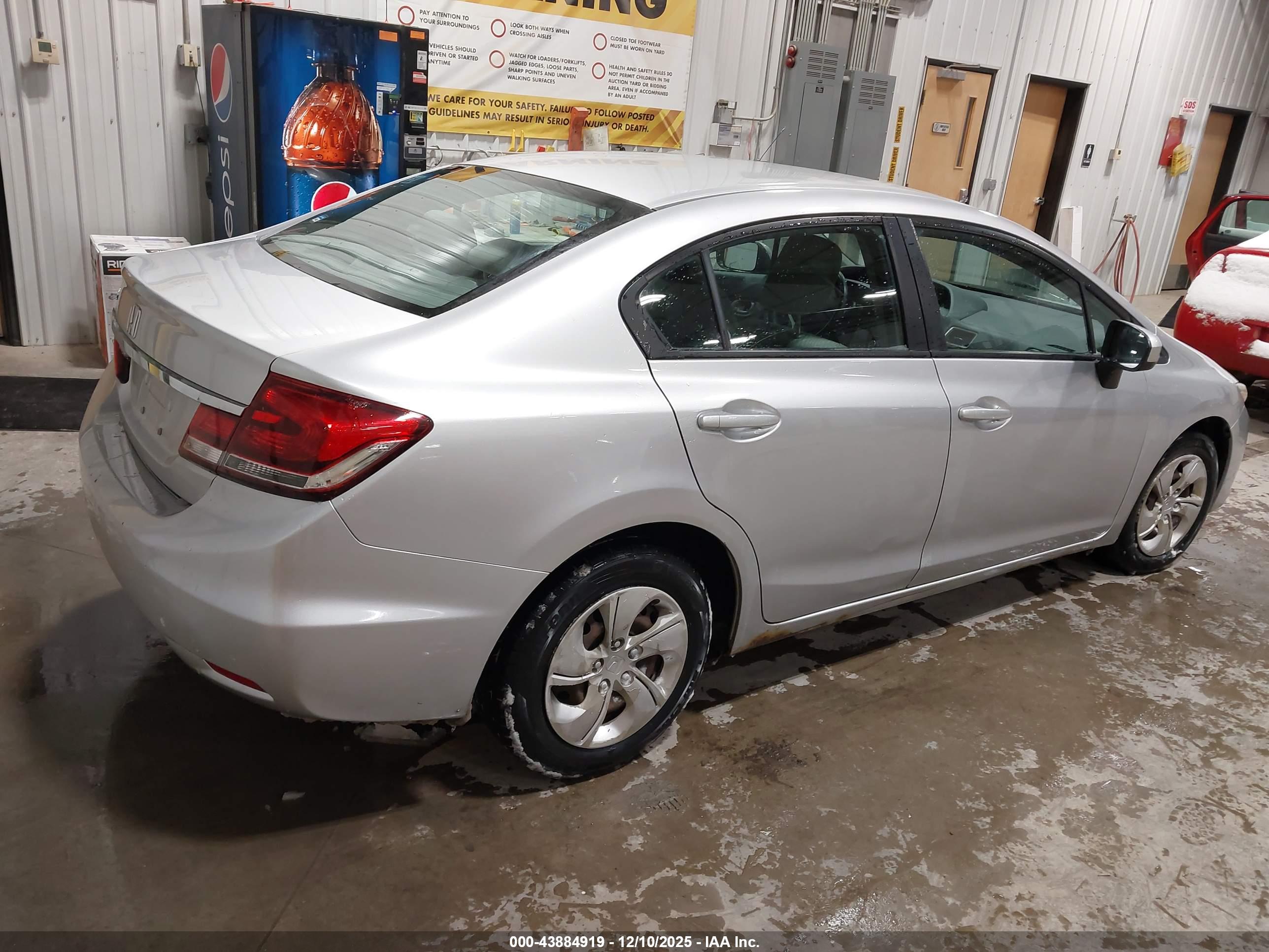 HONDA CIVIC image 4