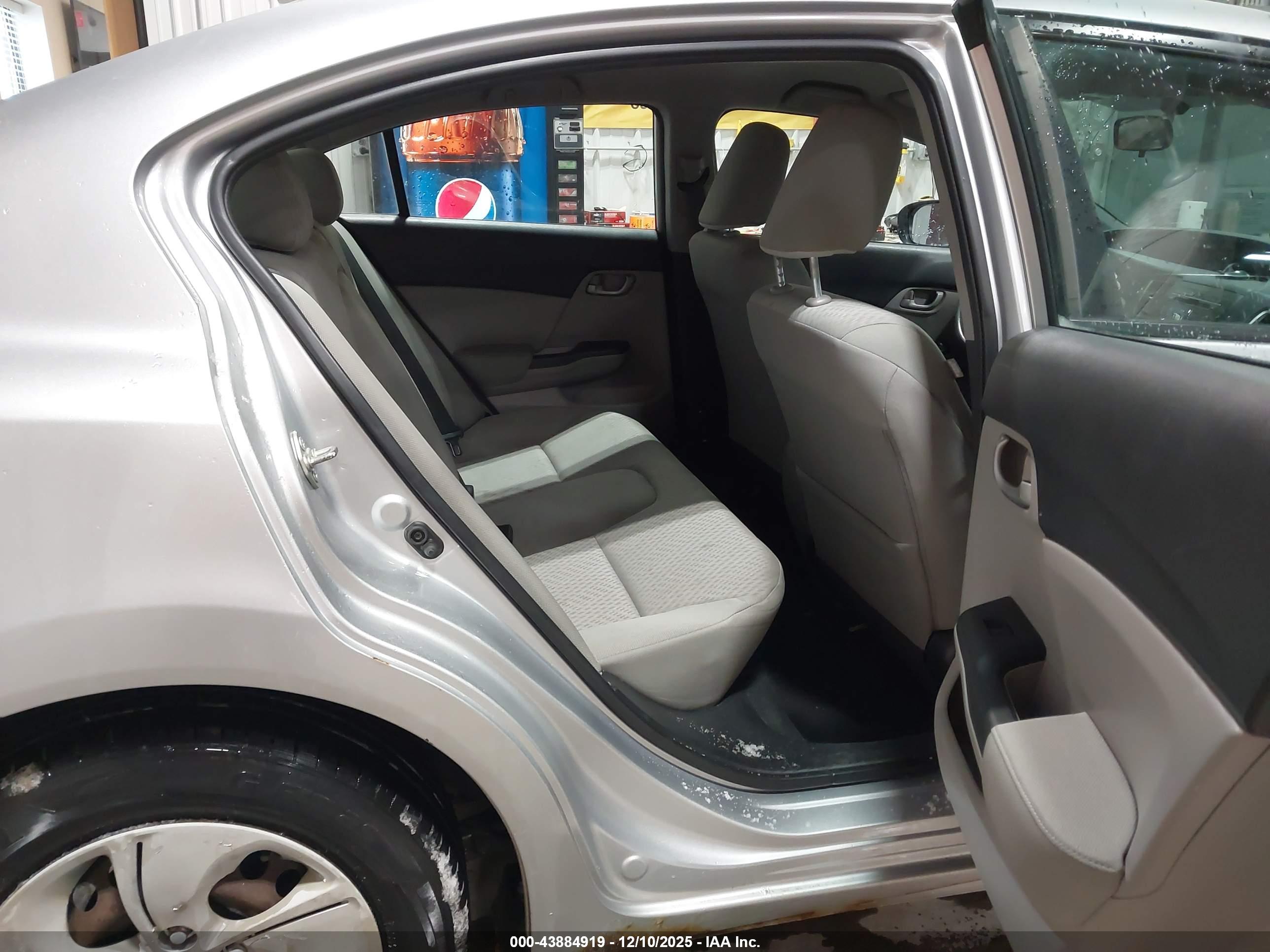 HONDA CIVIC image 8