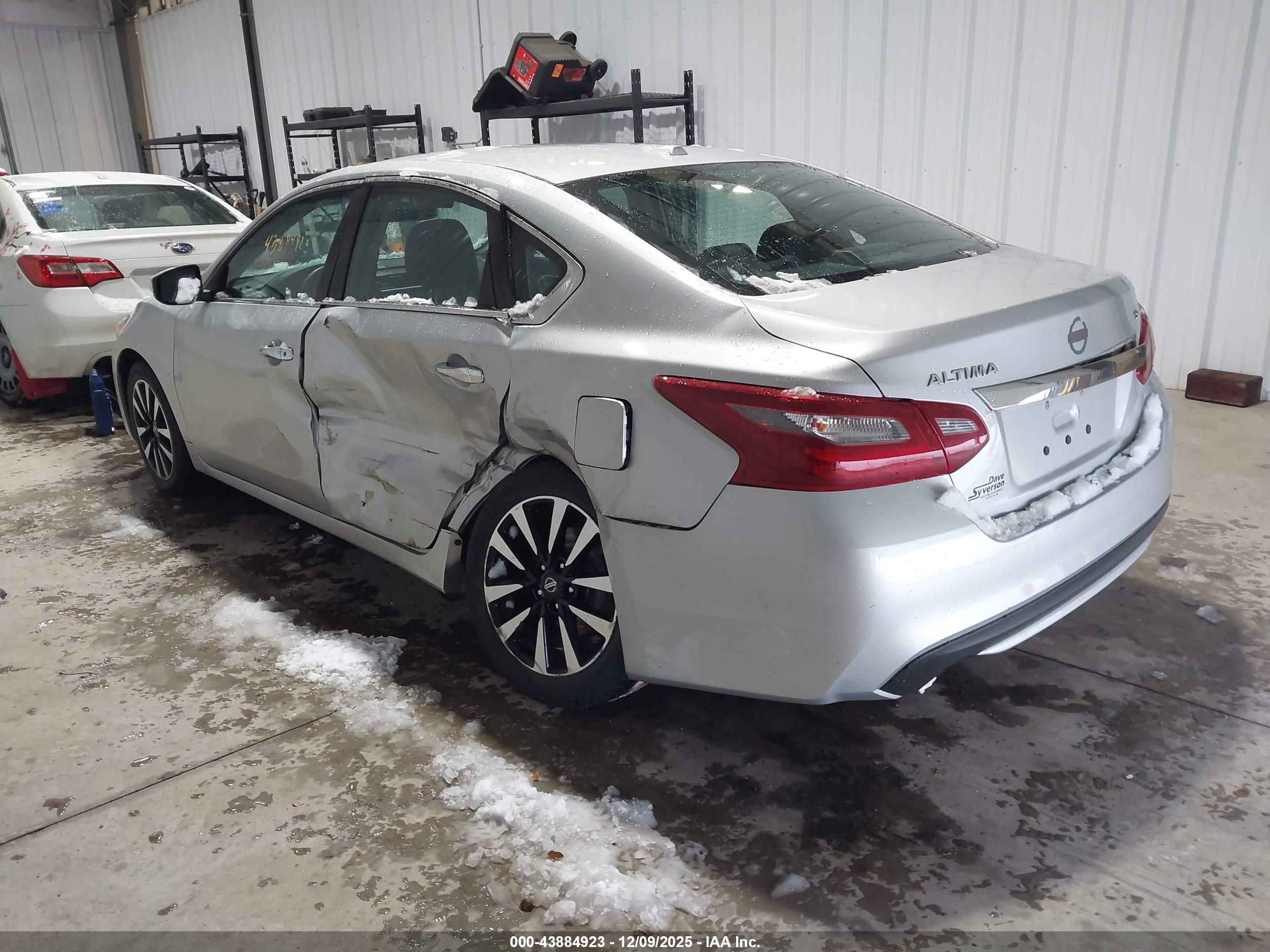 NISSAN ALTIMA image 3