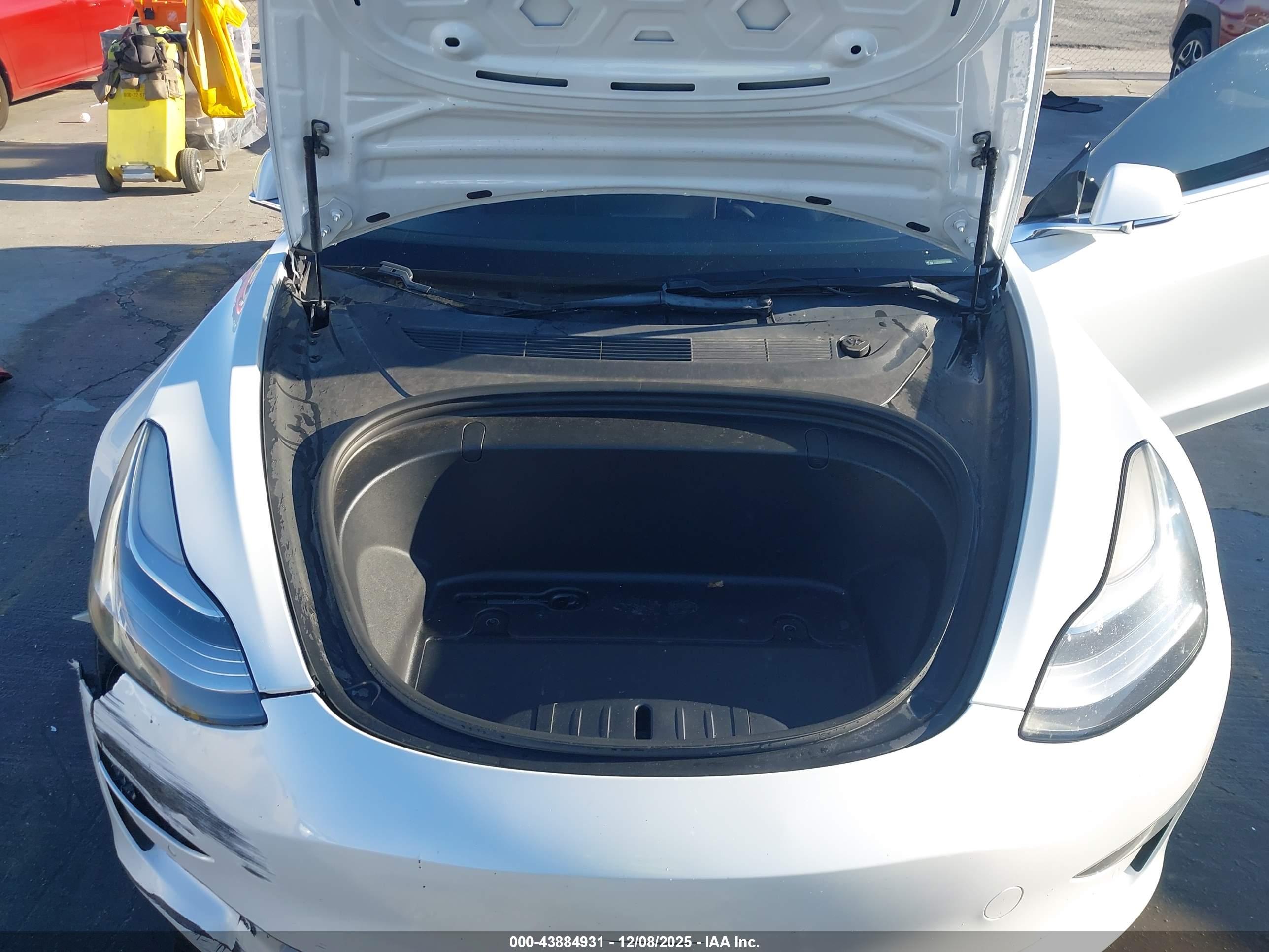 TESLA MODEL image 10