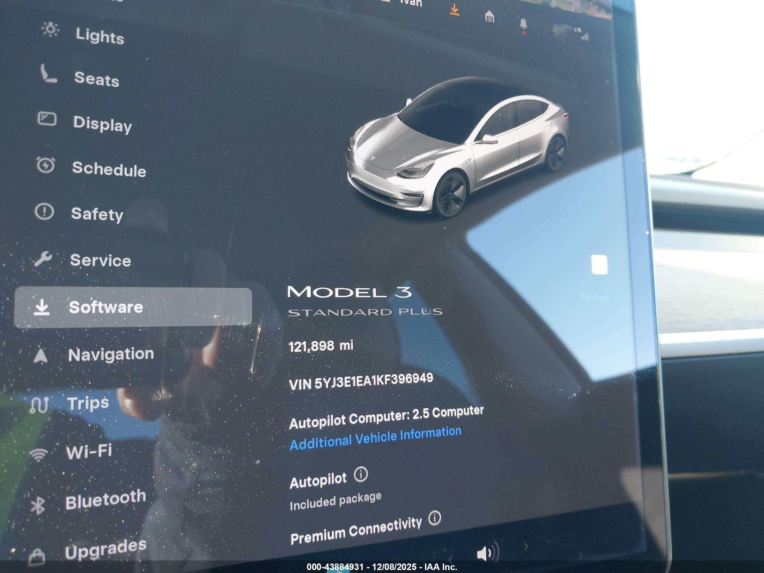 TESLA MODEL image 7