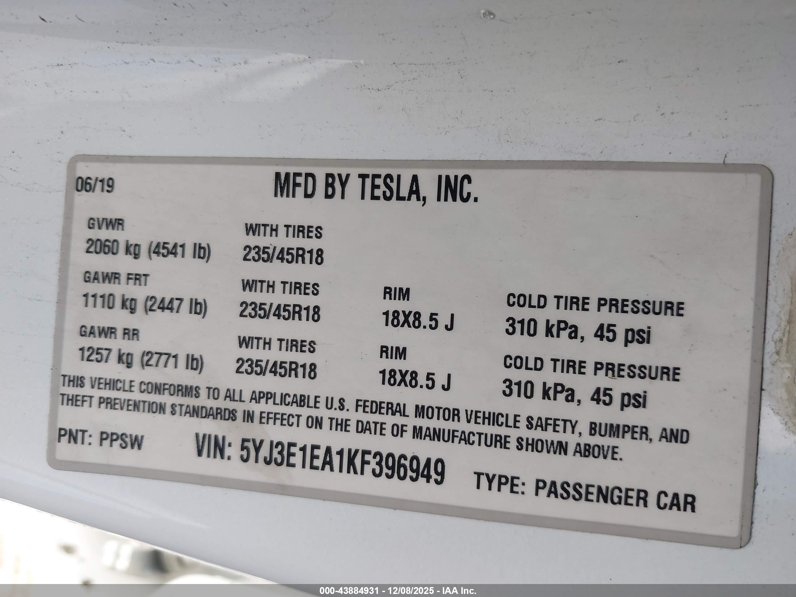 TESLA MODEL image 9