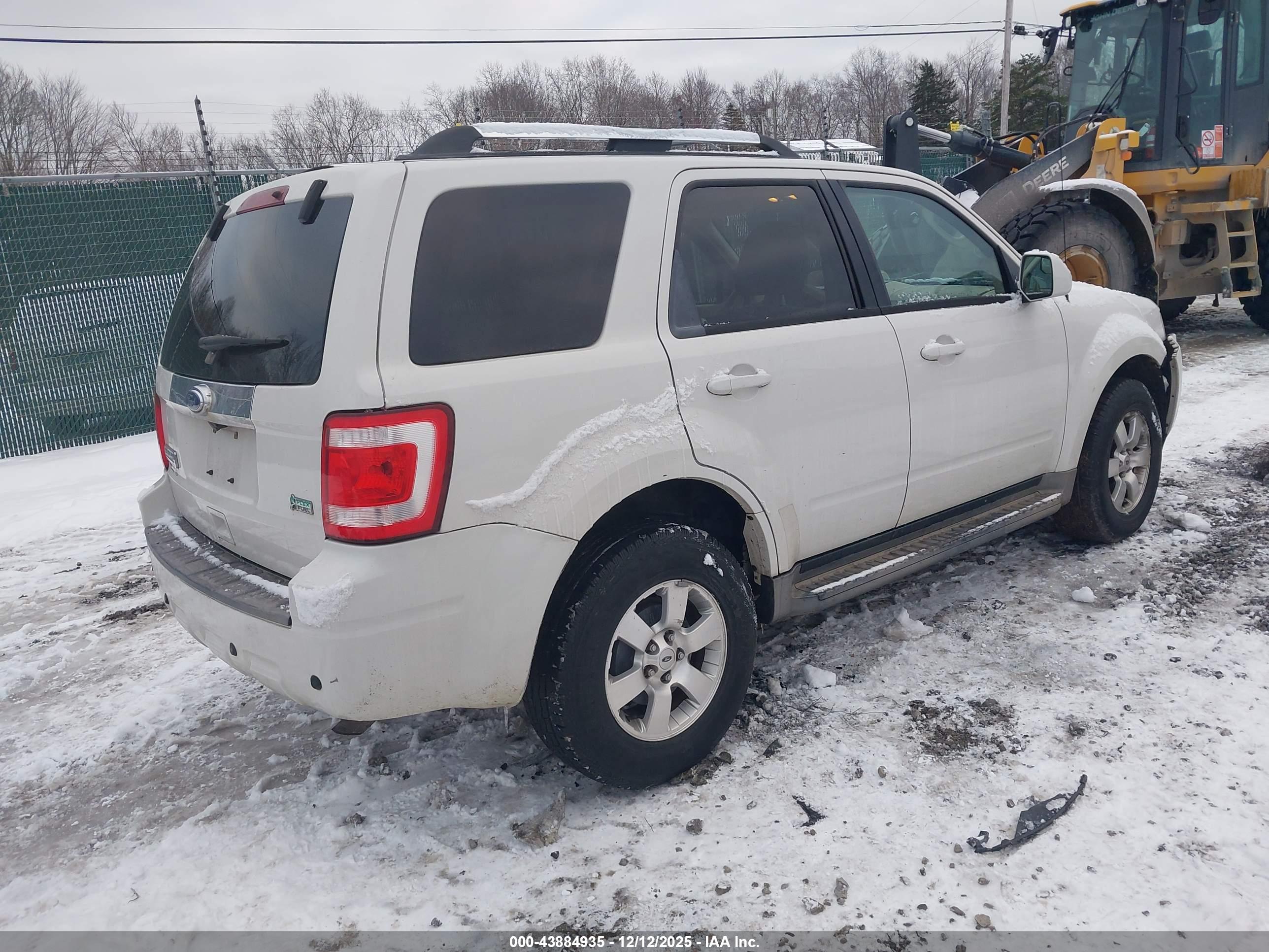 FORD ESCAPE image 4