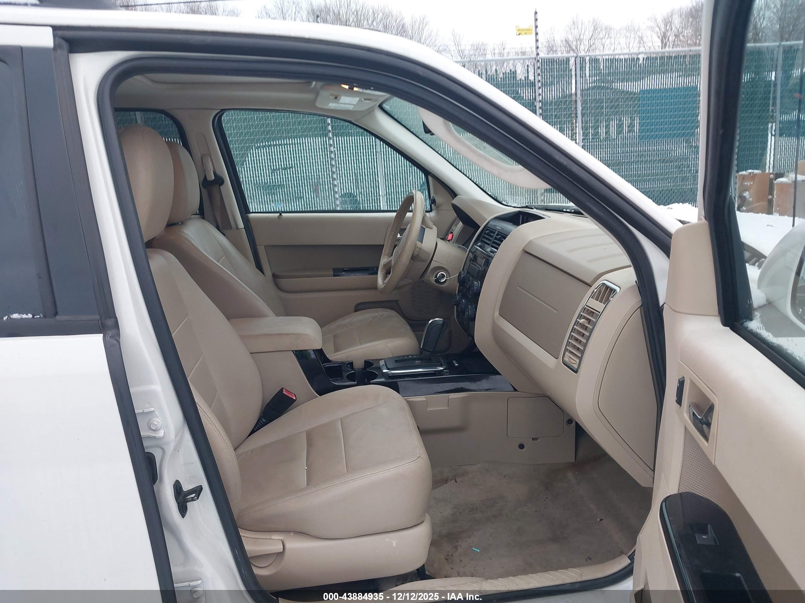 FORD ESCAPE image 5
