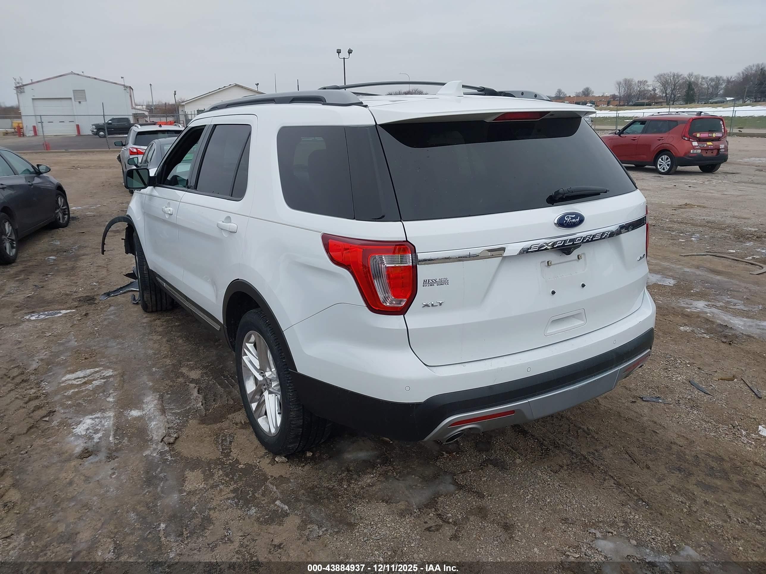 FORD EXPLORER image 3
