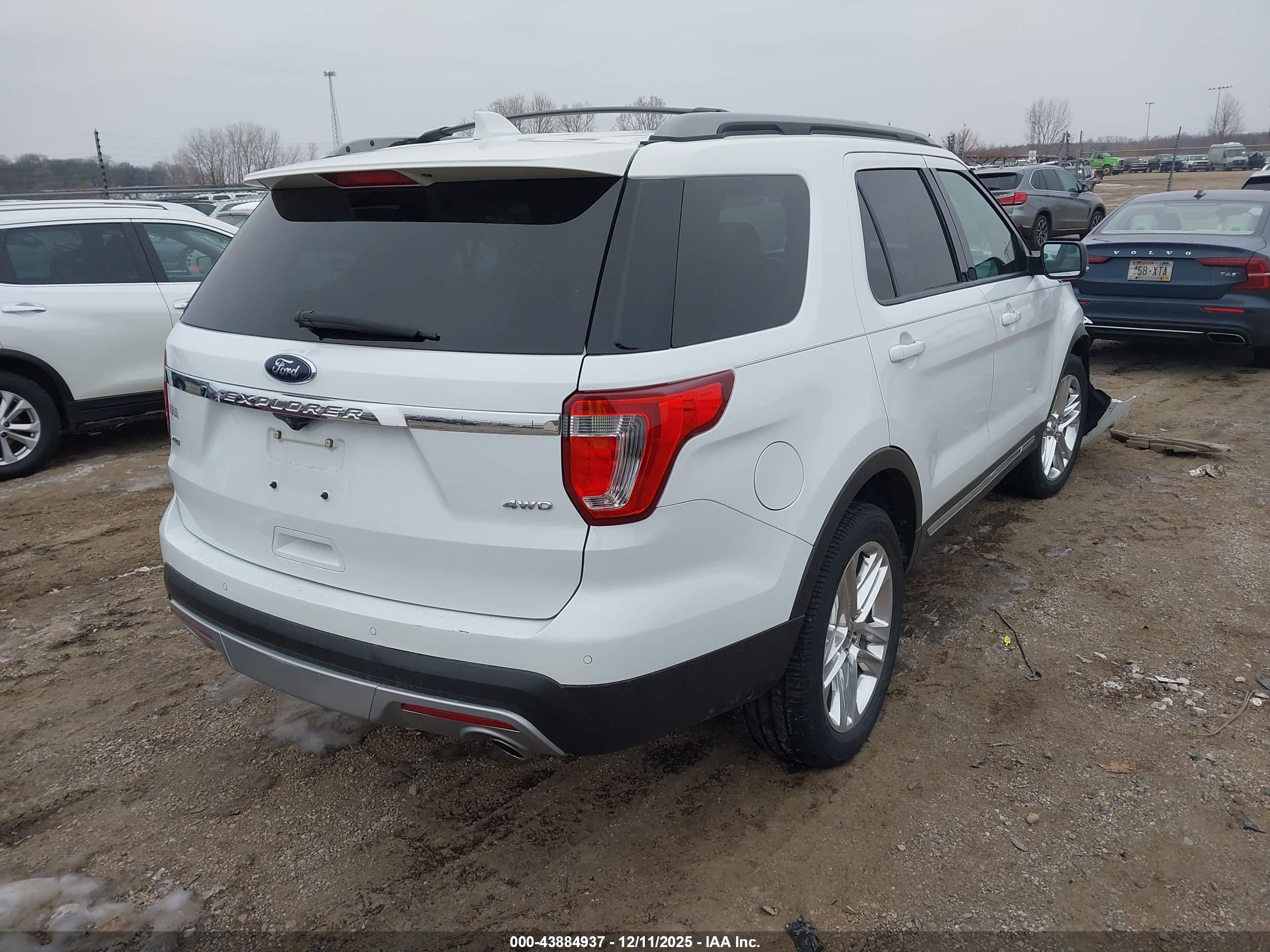 FORD EXPLORER image 4