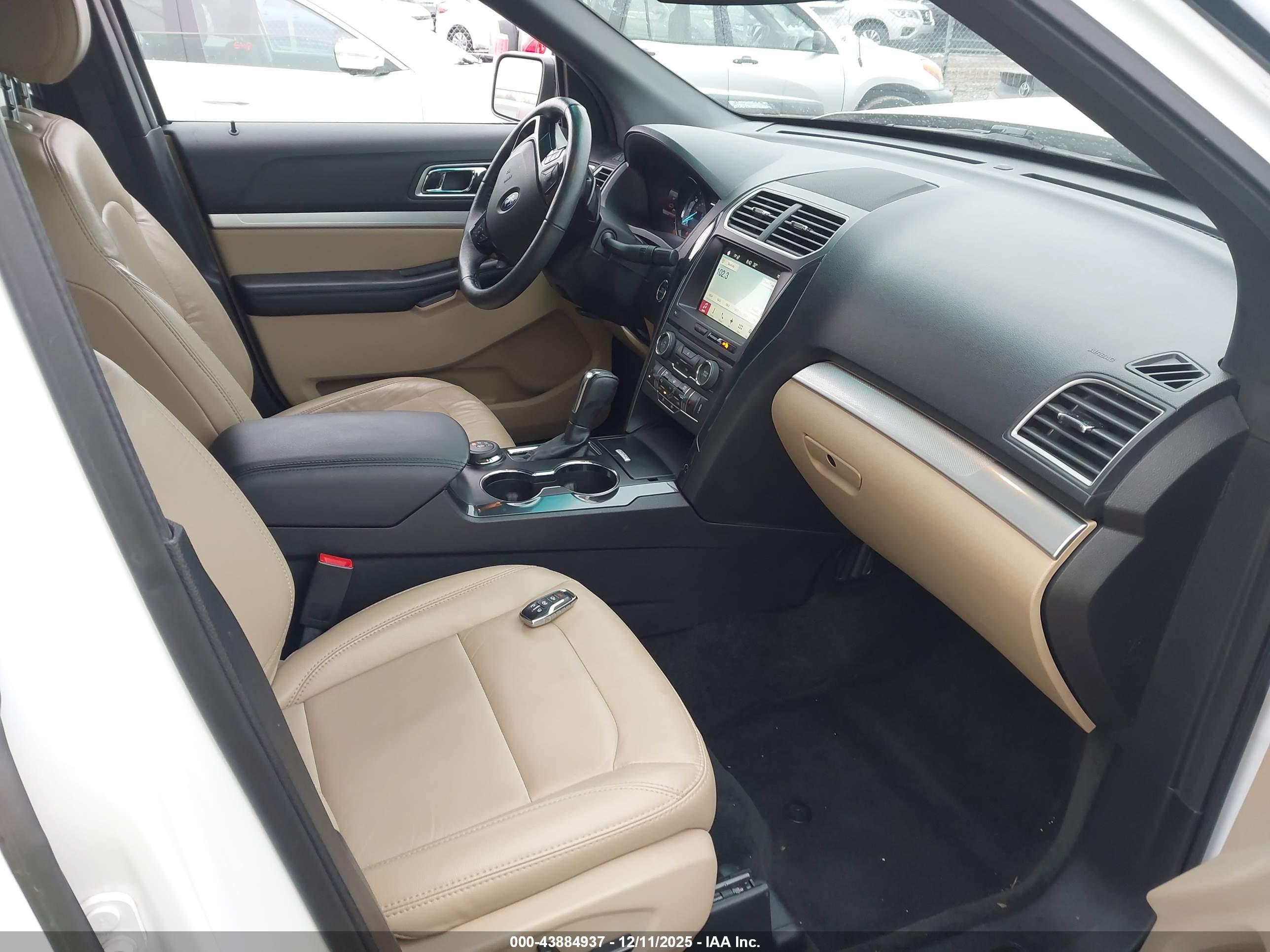 FORD EXPLORER image 5