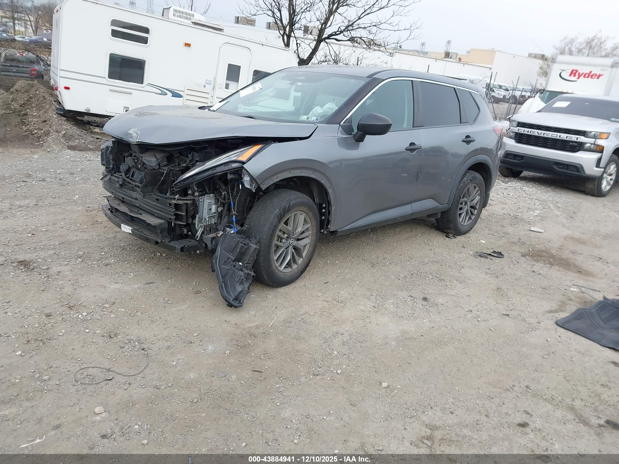 NISSAN ROGUE image 2