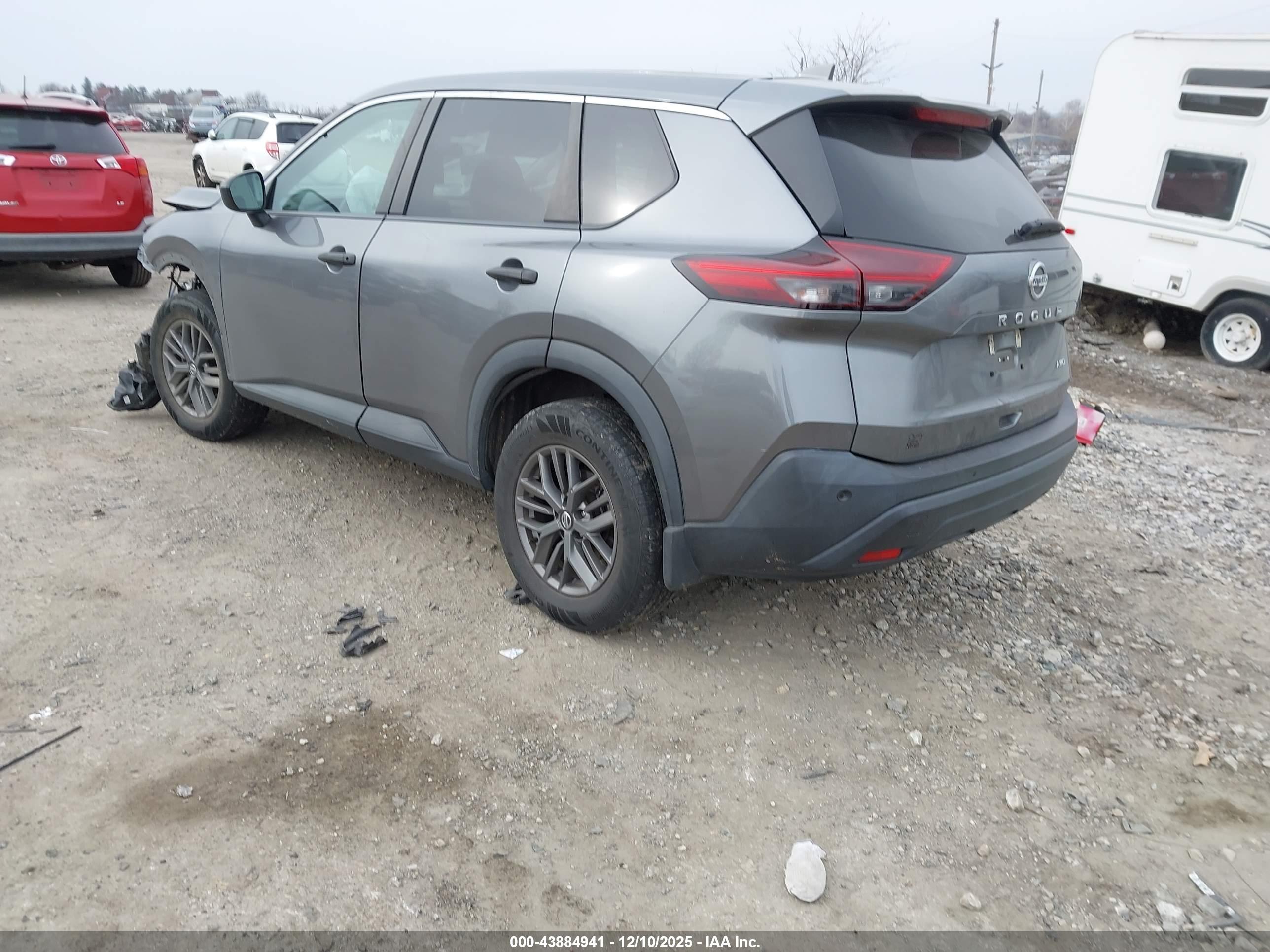 NISSAN ROGUE image 3