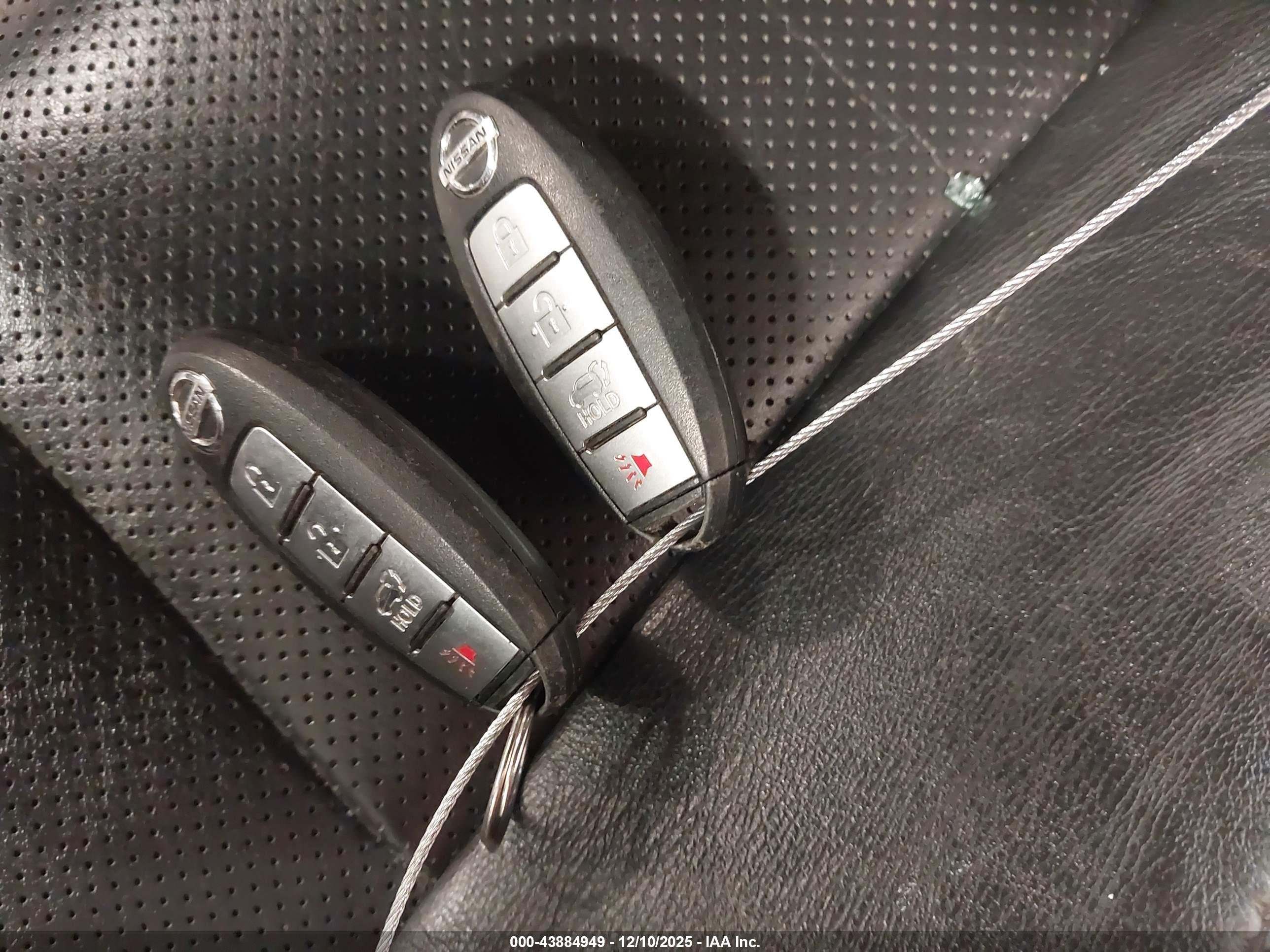NISSAN ROGUE image 11