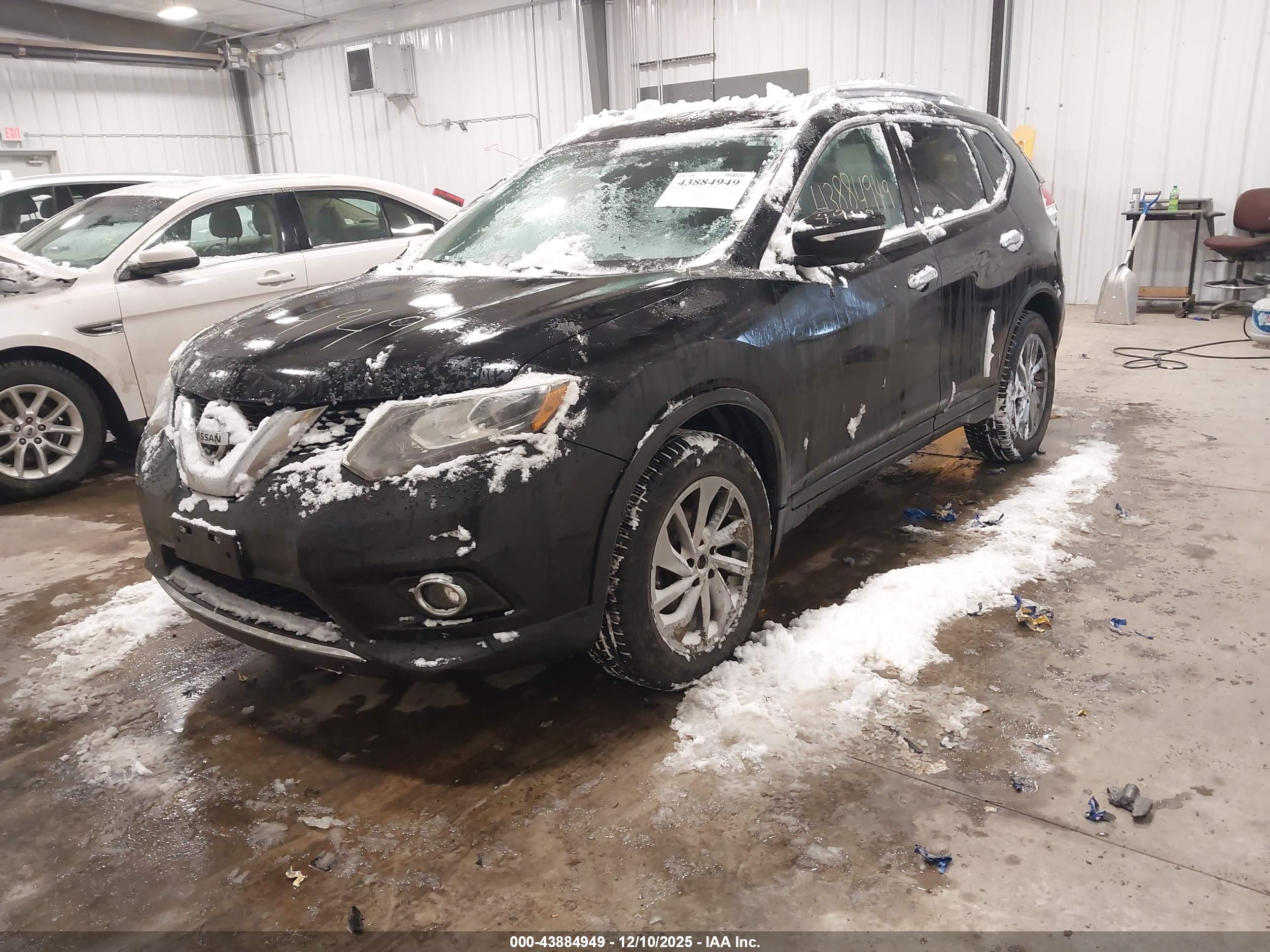 NISSAN ROGUE image 2