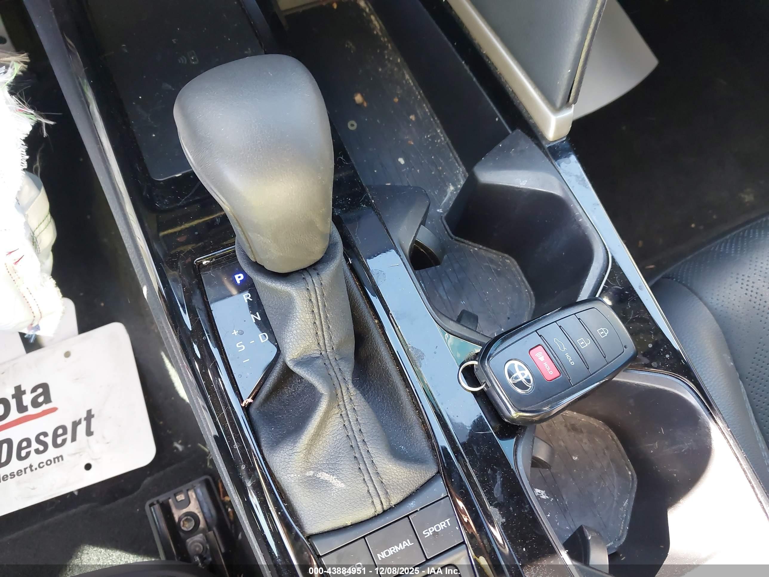 TOYOTA CAMRY image 11