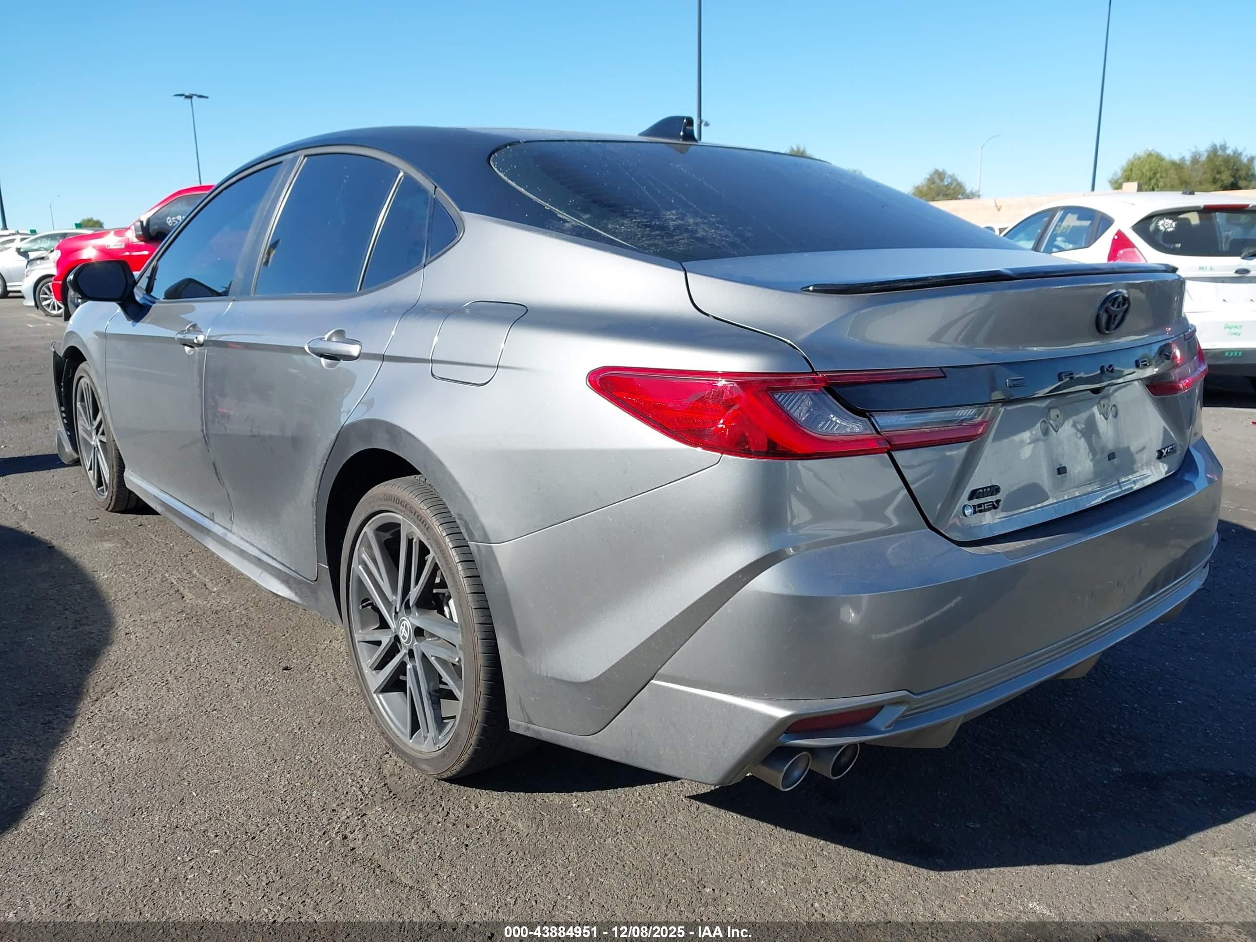 TOYOTA CAMRY image 3
