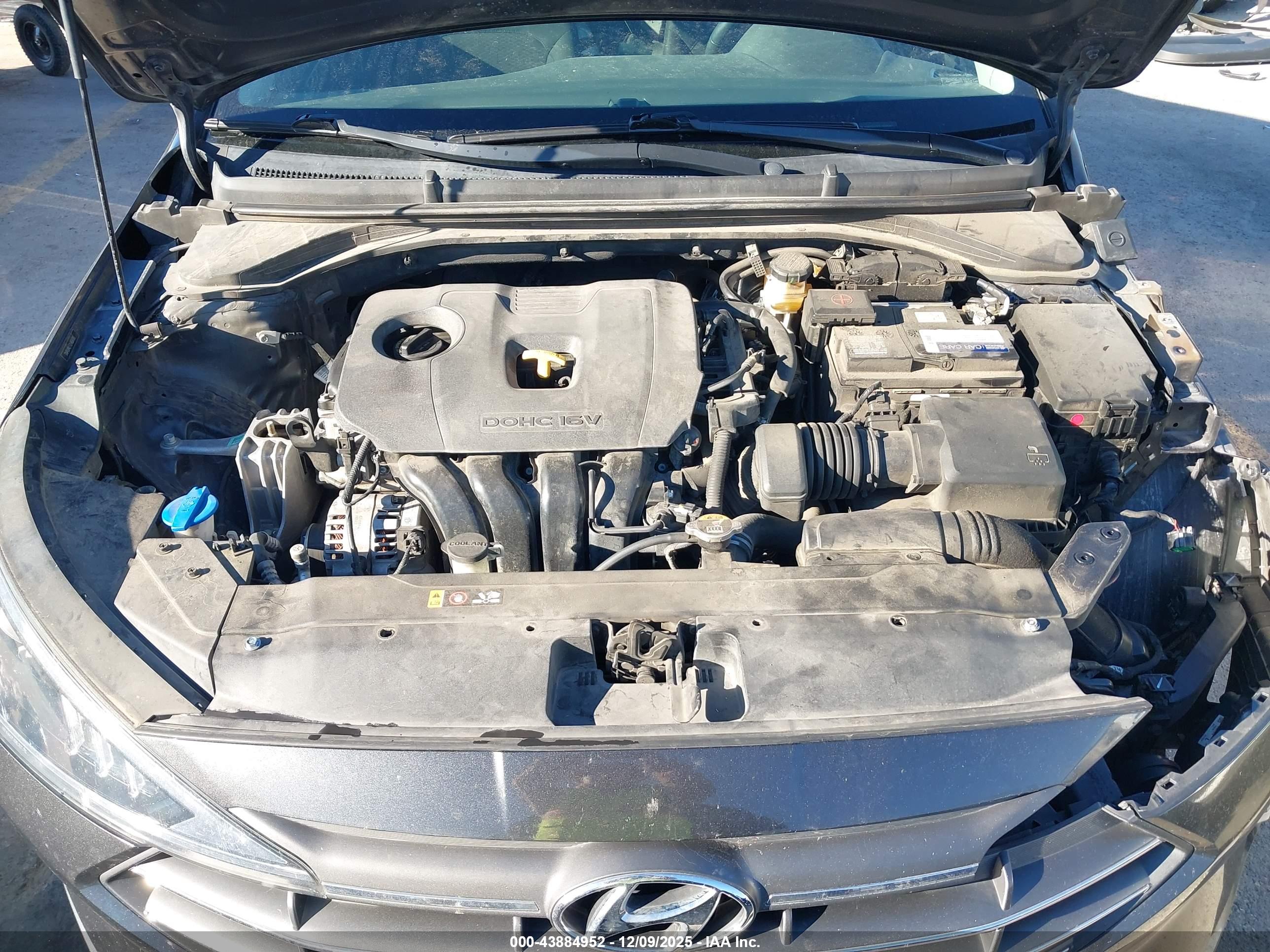 HYUNDAI ELANTRA image 10