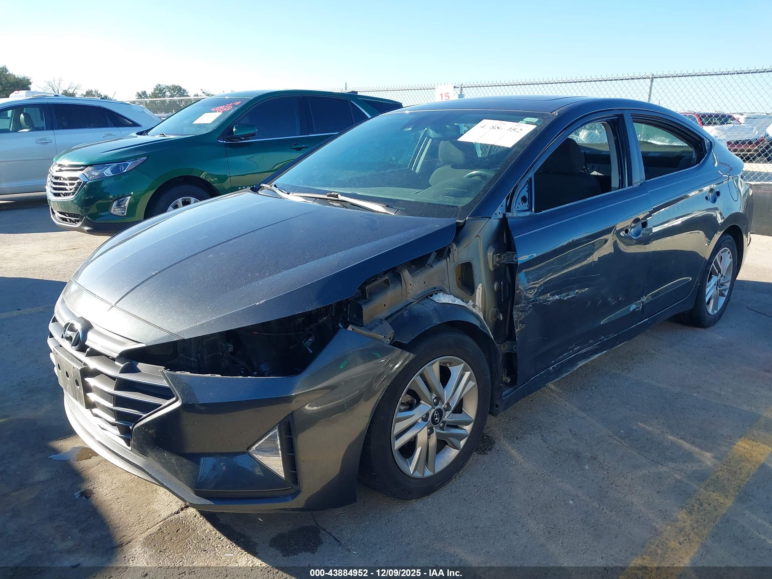 HYUNDAI ELANTRA image 2
